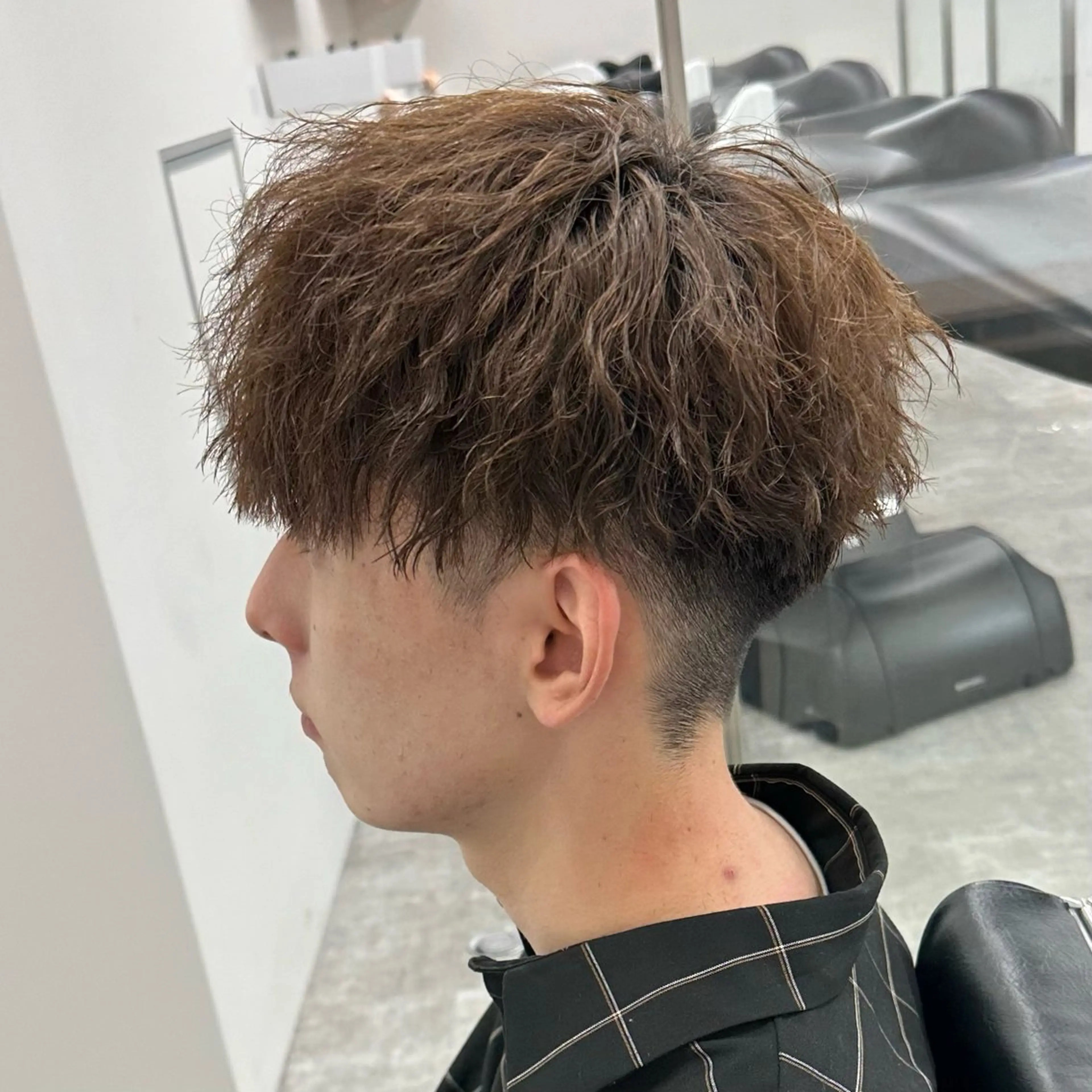 メンズ カット メンズパーマ特化サロンLond LOGAN所属・SEIYA メンズパーマ職人のヘアスタイル