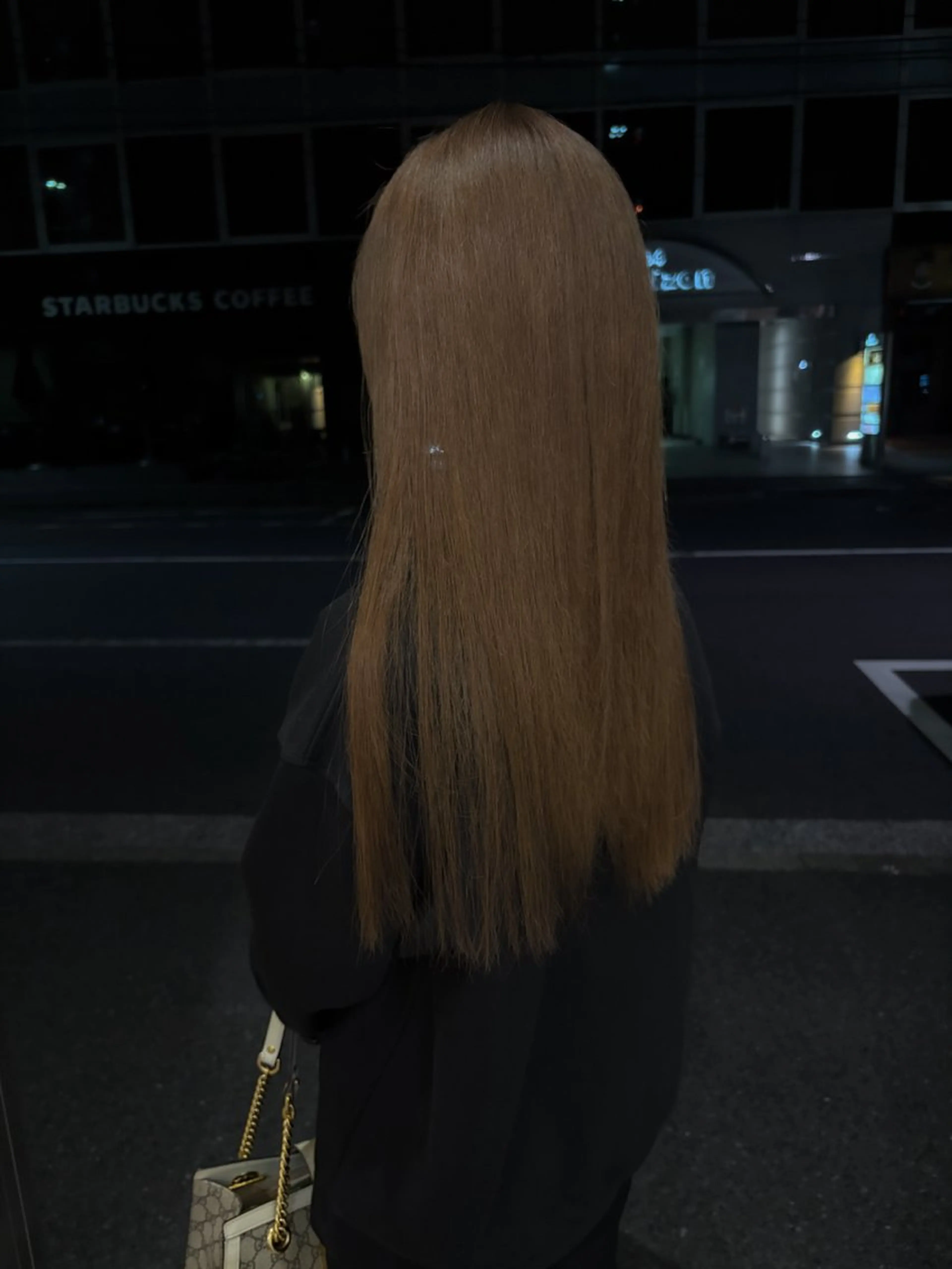 ロング カラー ヘアカラー yiye shioriのヘアスタイル