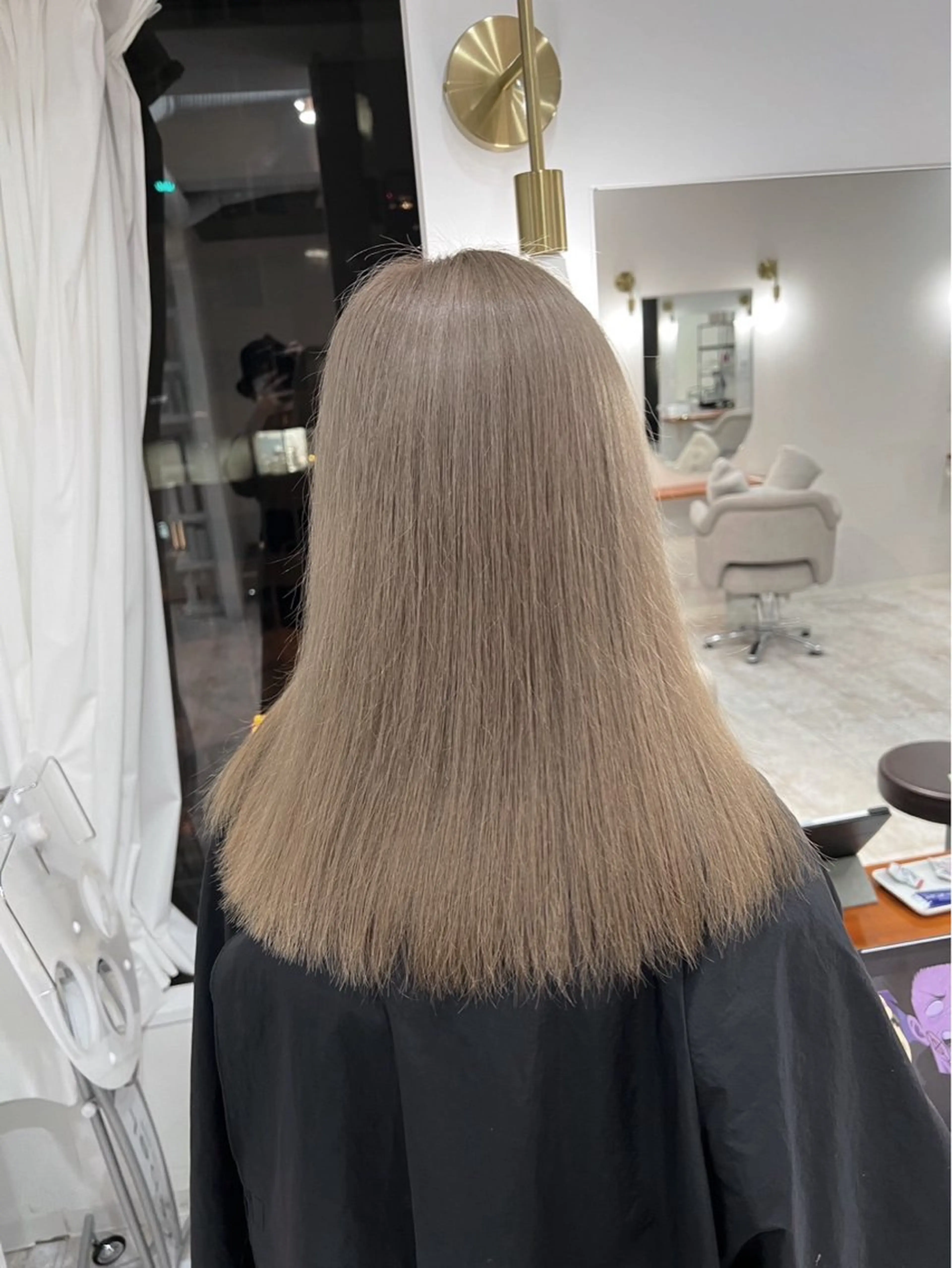 セミロング カラー ベージュカラー ミルクティーベージュ ヘアカラー トリートメント ROBIN所属・指名数No.1 /NAOYAのヘアスタイル
