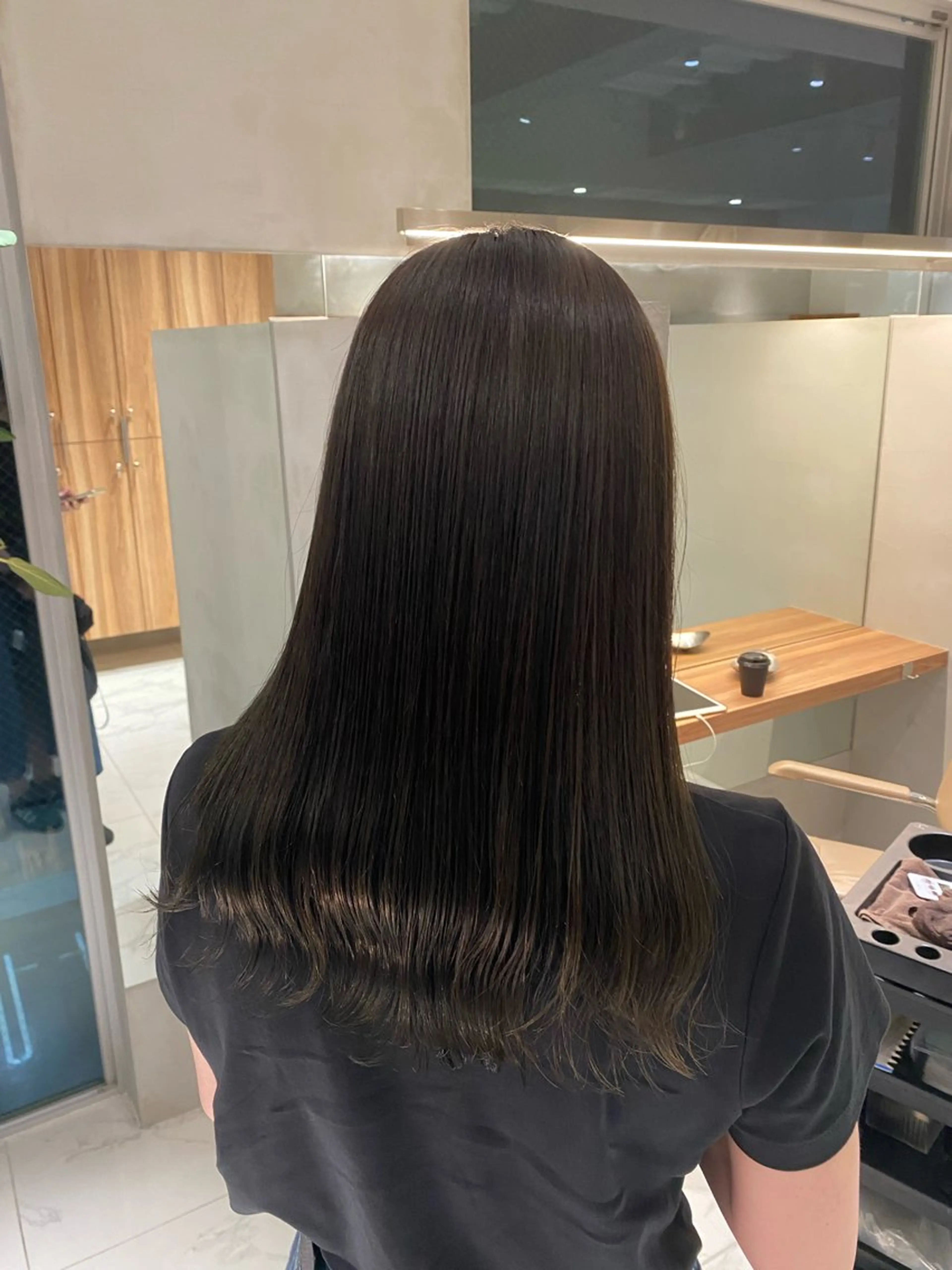 ロング カラー kou🌥️レイヤー /艶カラーのヘアスタイル