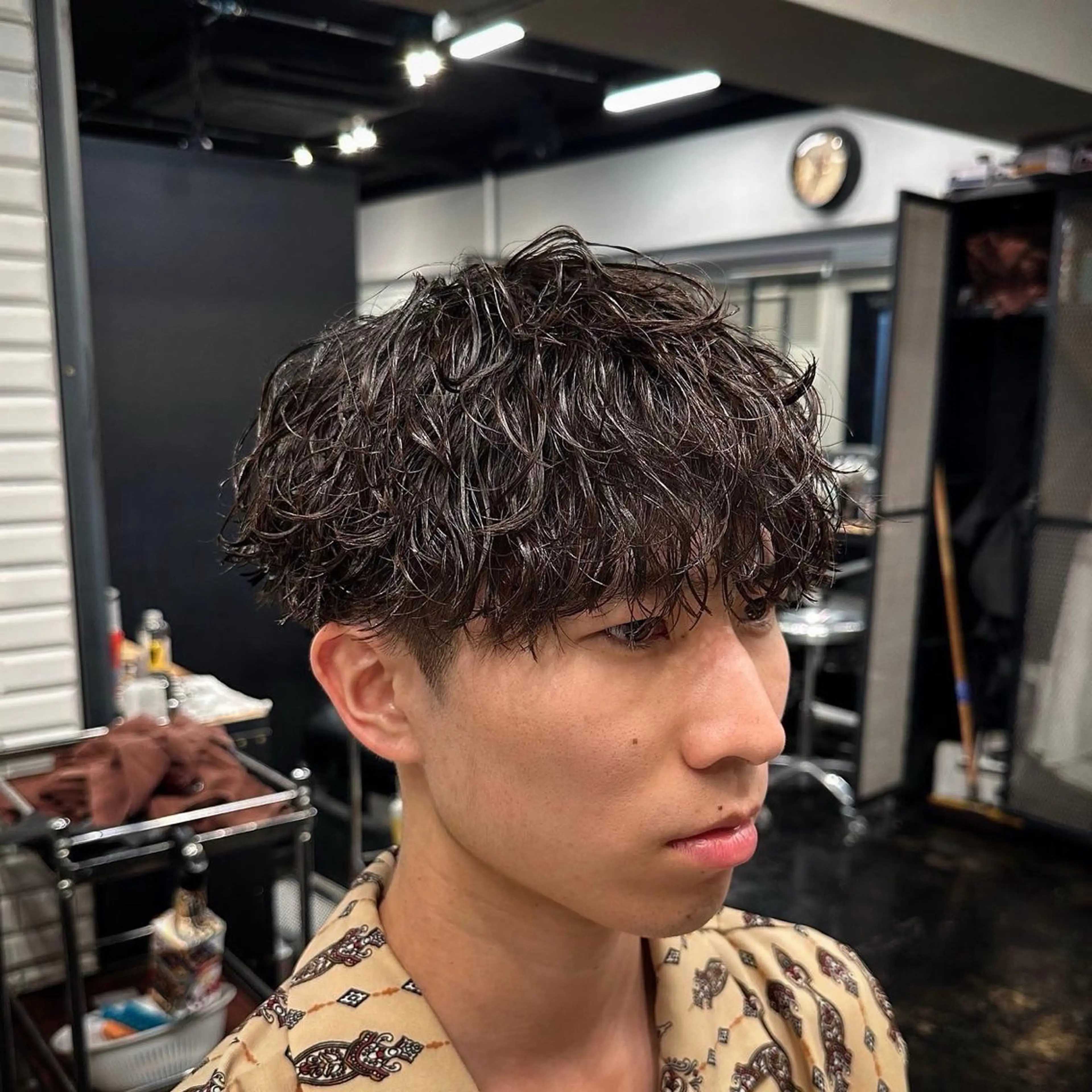 ショート パーマ メンズ メンズパーマ 波巻きパーマ スパイラルパーマ カット パーマ トリートメント ツイスパ/メンズ パーマ/歩夢のヘアスタイル