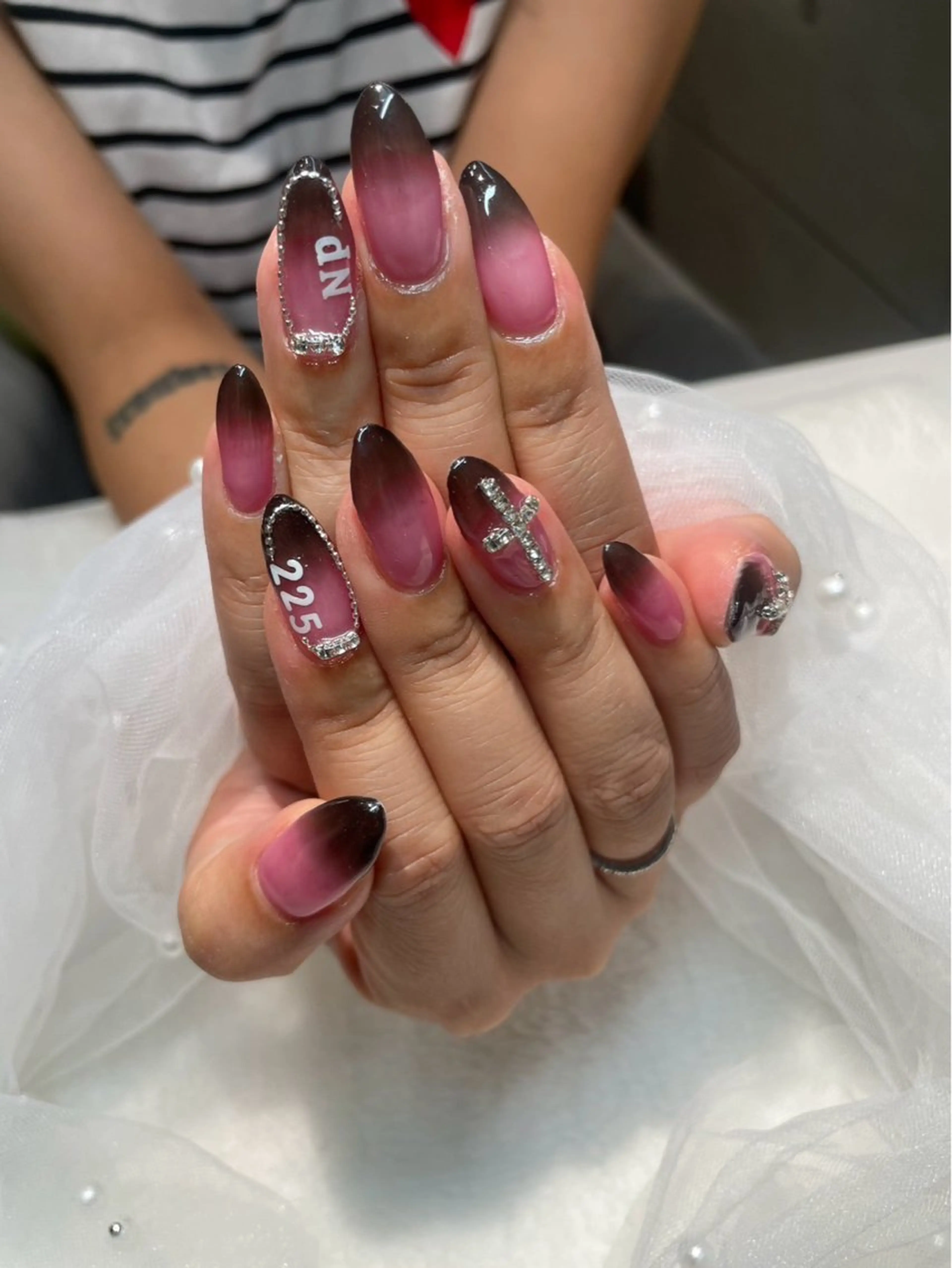 ネイル I-nailロング /ワンホン/キラキラのネイルデザイン