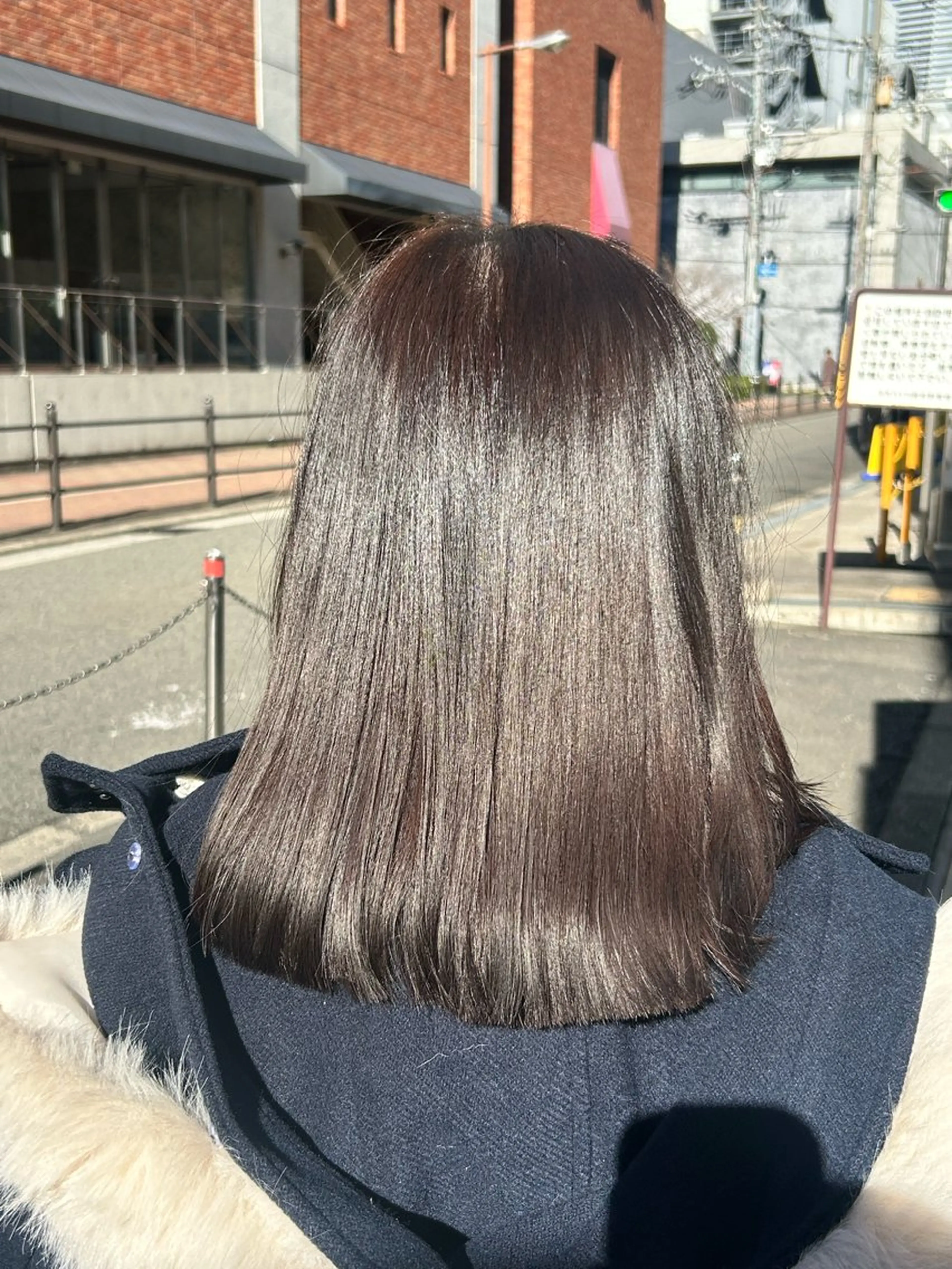 ミディアム カラー Rinka ハイトーン/レイヤーのヘアスタイル