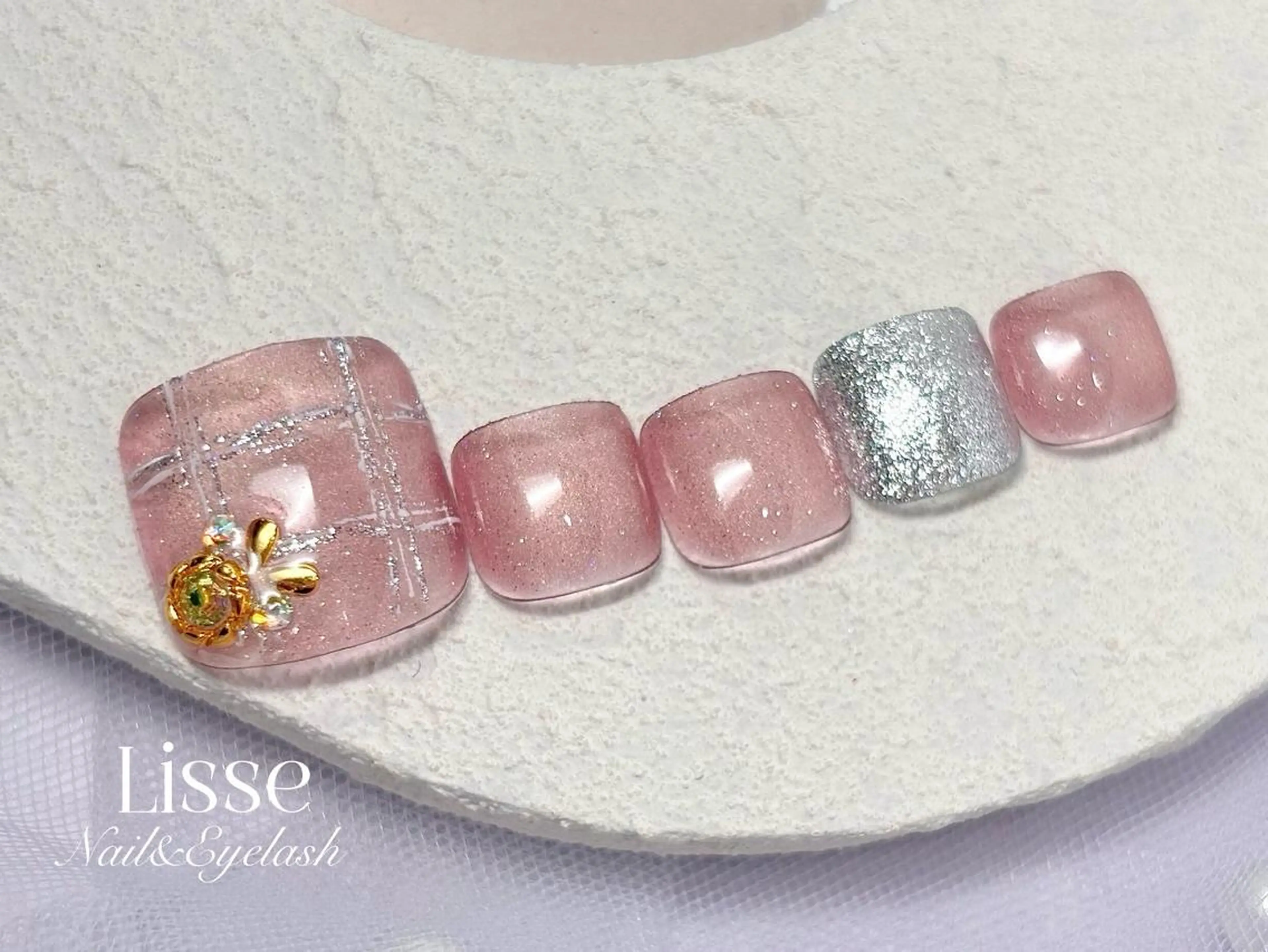 ネイル フットネイル シンプルネイル フットネイル Lisse銀座 Kaoriのネイルデザイン