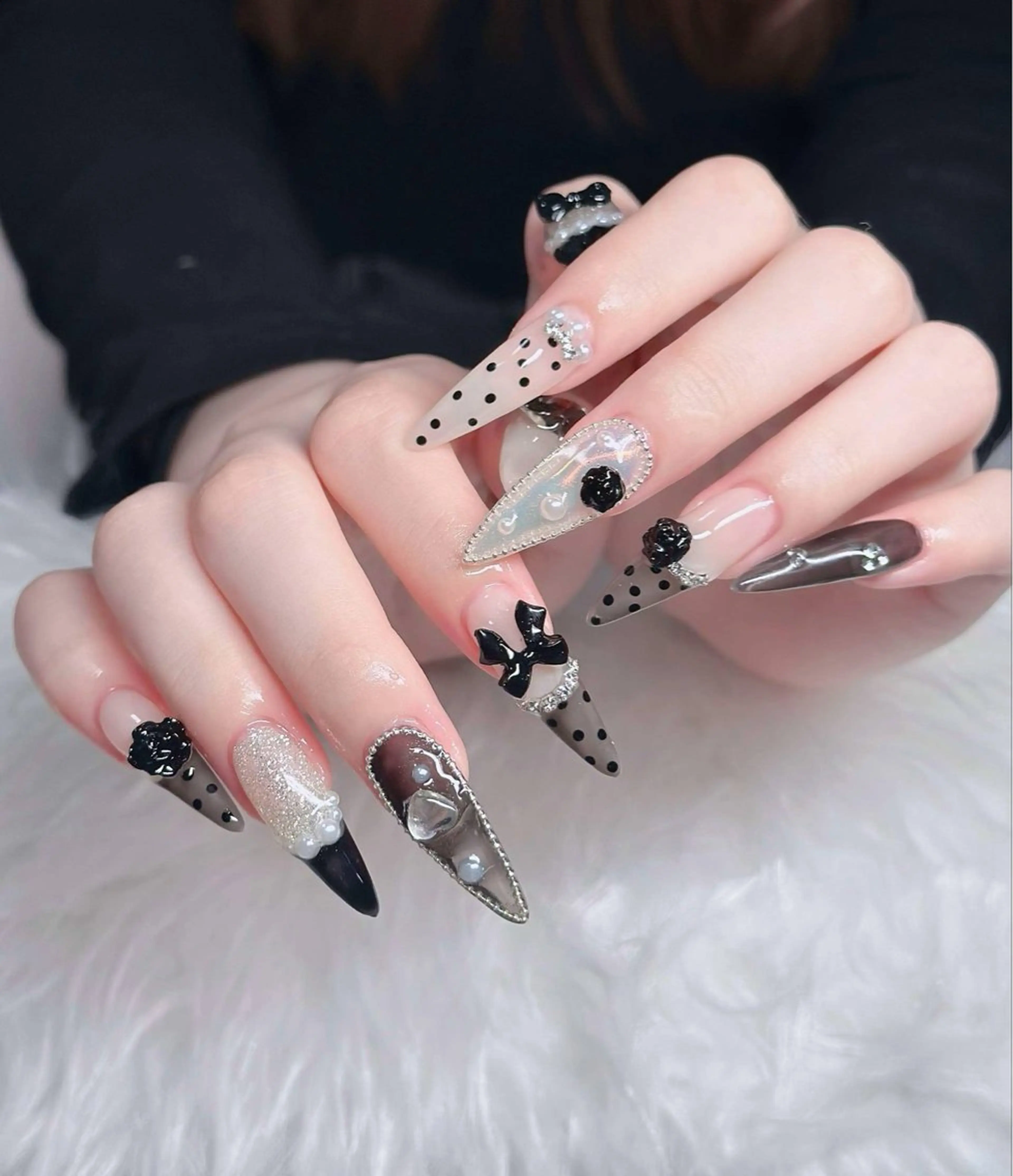 ネイル フレンチネイル ジェルネイル ガラスフレンチ ハロウィン ハート ハンドネイル H.baby Nail Salonのネイルデザイン