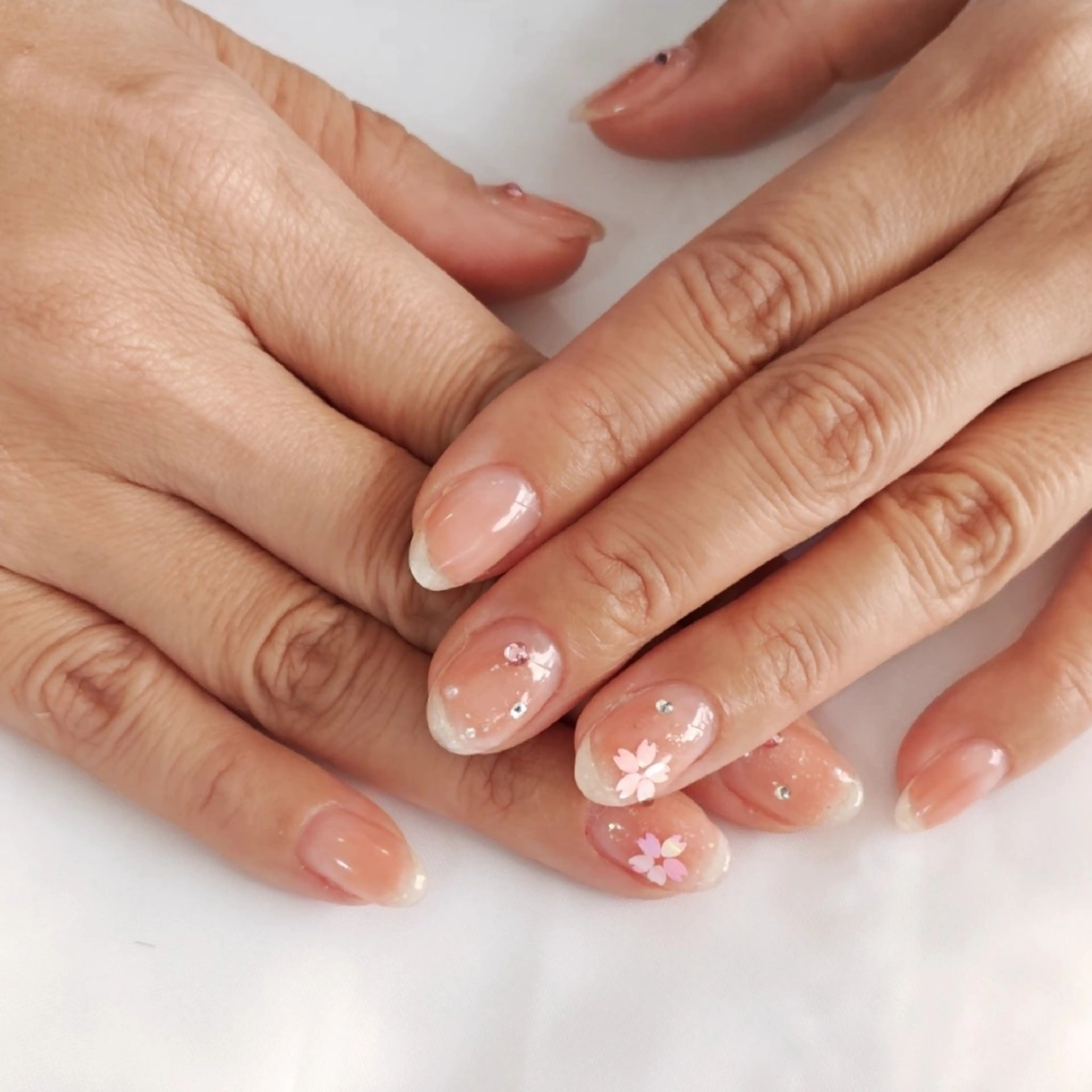 ネイル チークネイル 桜ネイル 春ネイル felicita fumi🩷のネイルデザイン