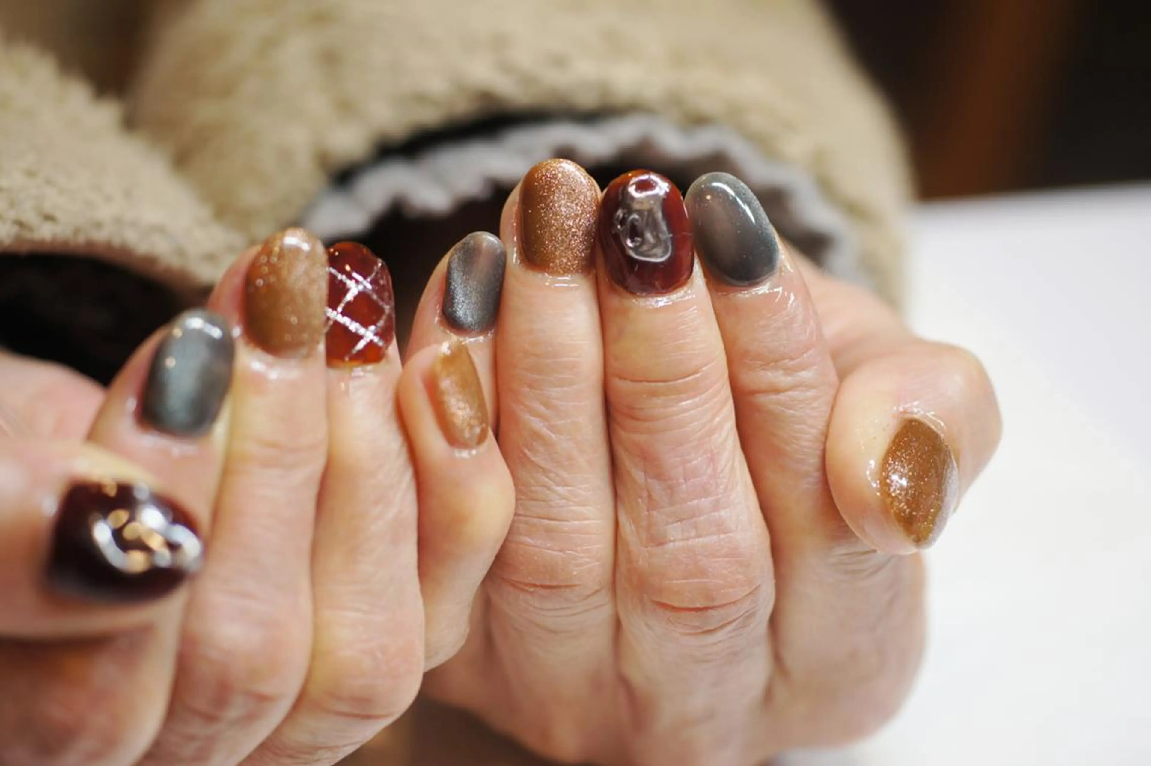 ネイル ブラウン マグネットネイル nails muu まゆのネイルデザイン