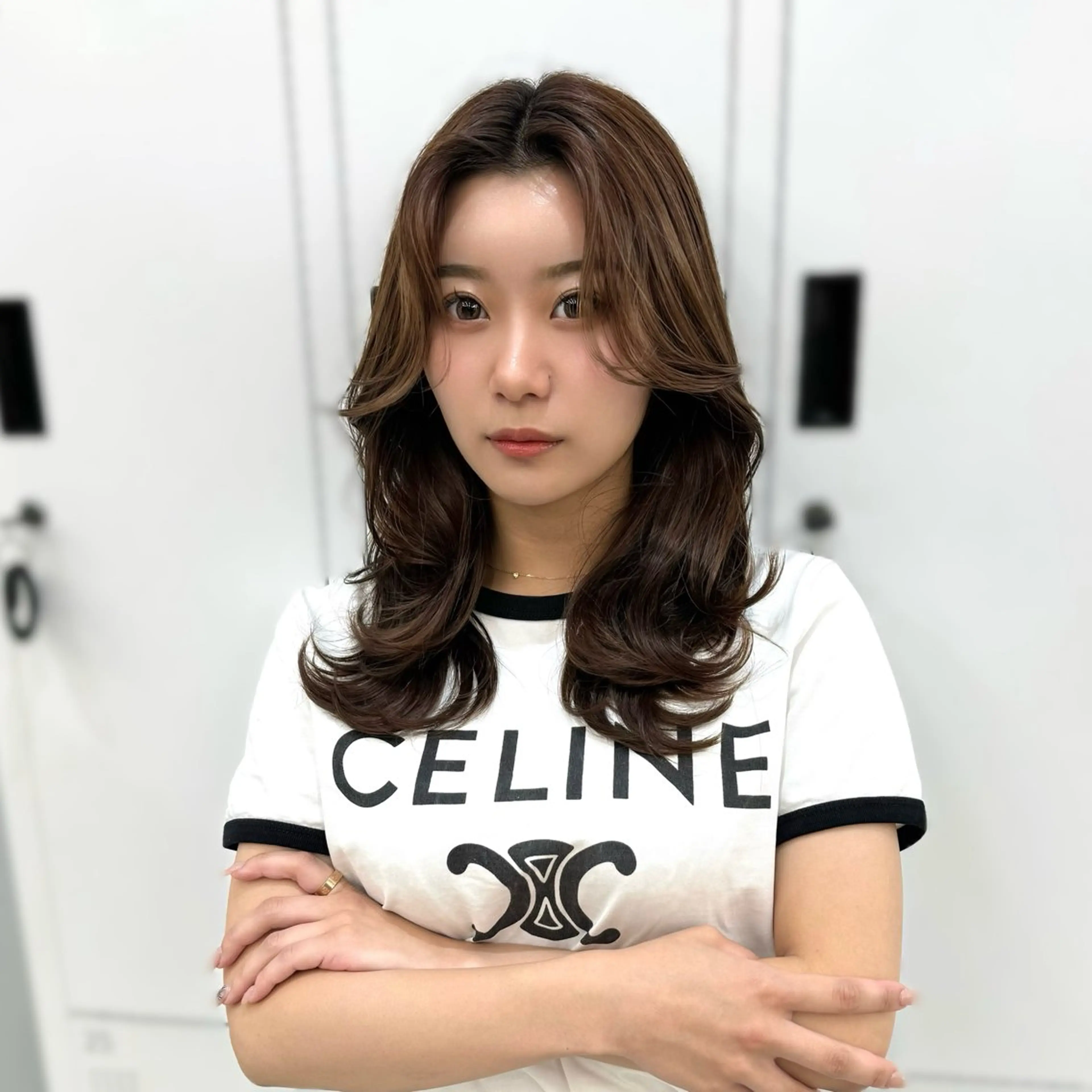 ミディアム 似合わせカットが 得意な美容師のヘアスタイル