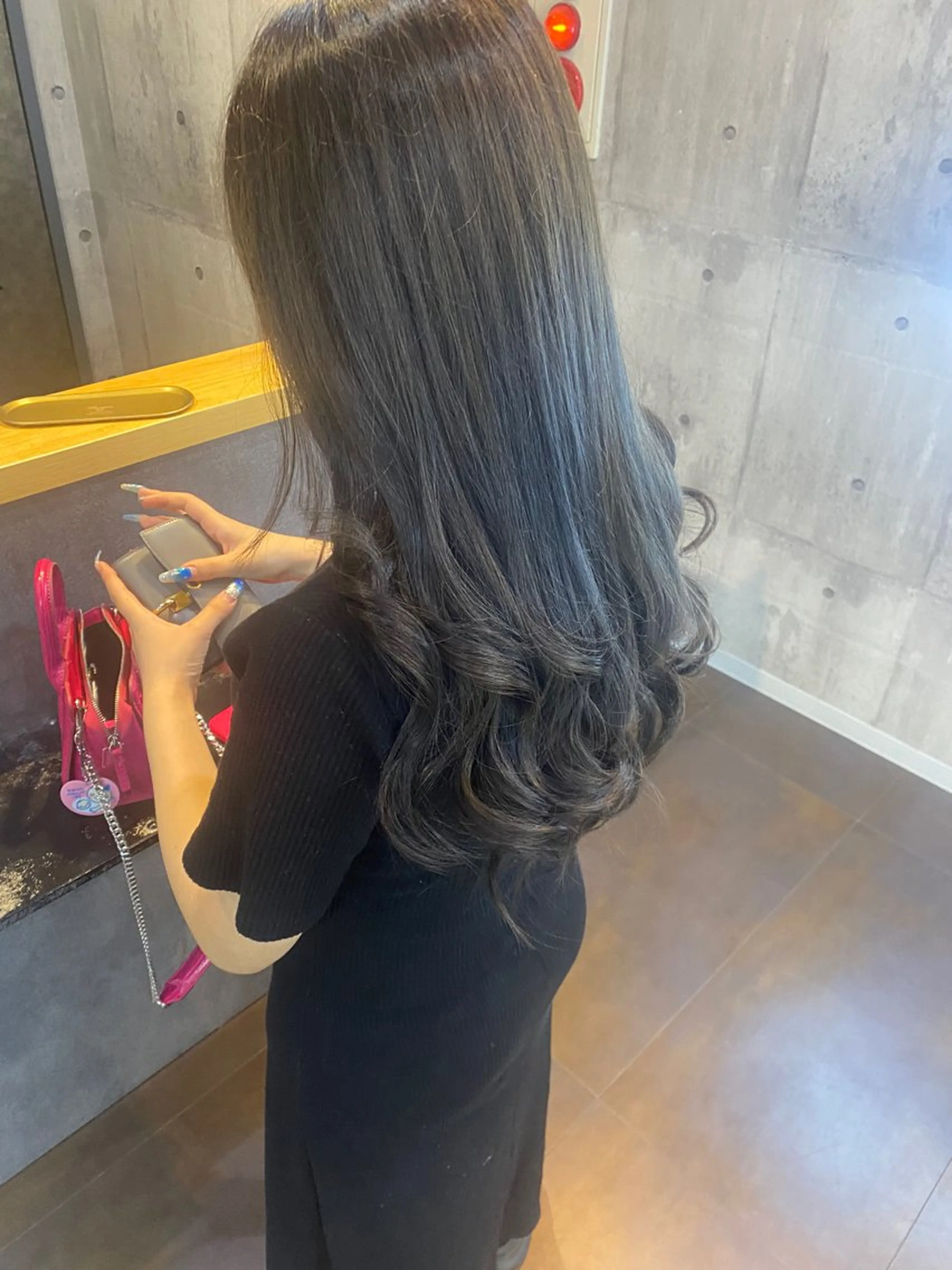 ロング 透明感ハイトーン カラー🦋🌧希咲のヘアスタイル