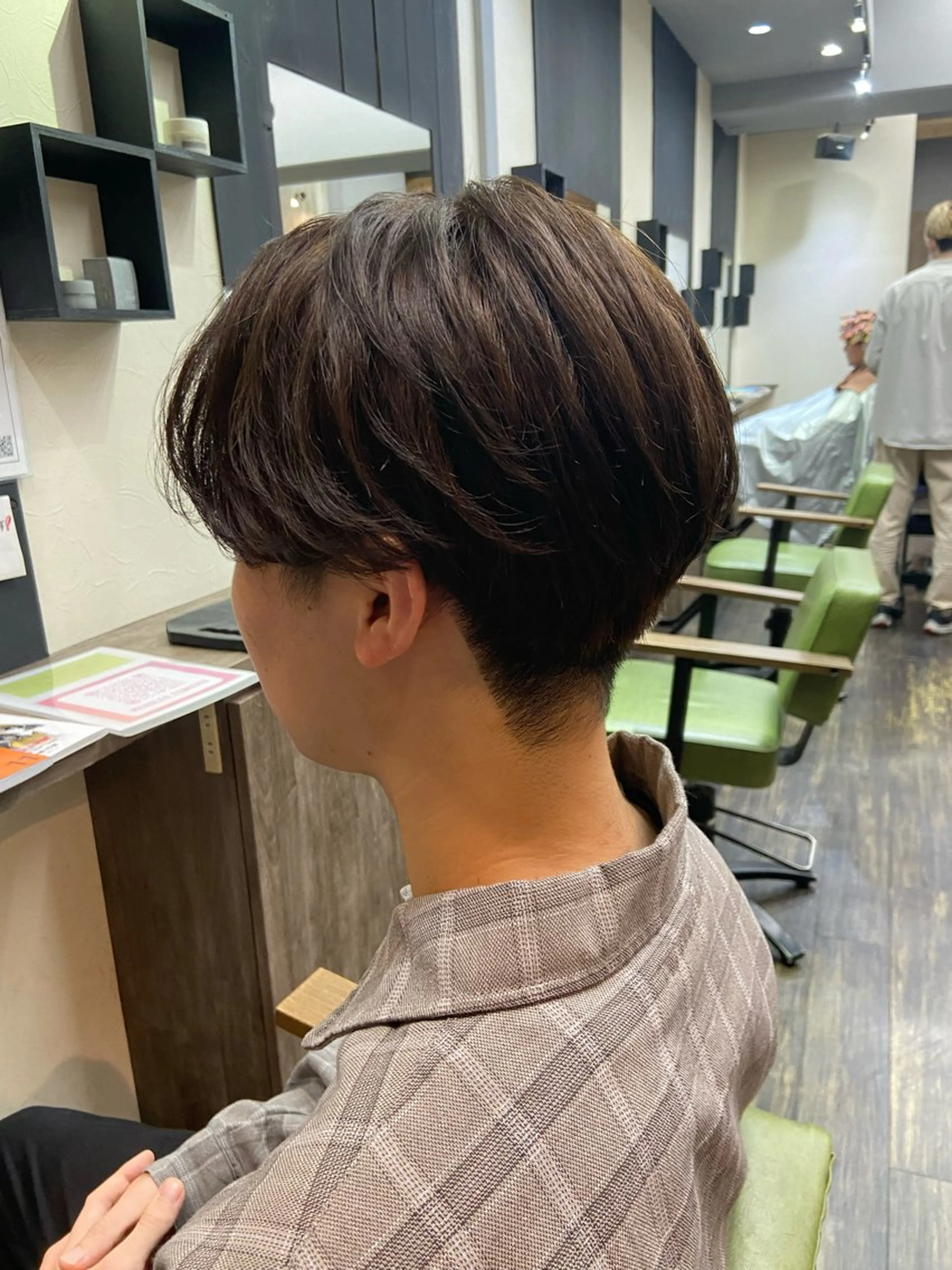ミディアム カット 仁和山 晃のヘアスタイル