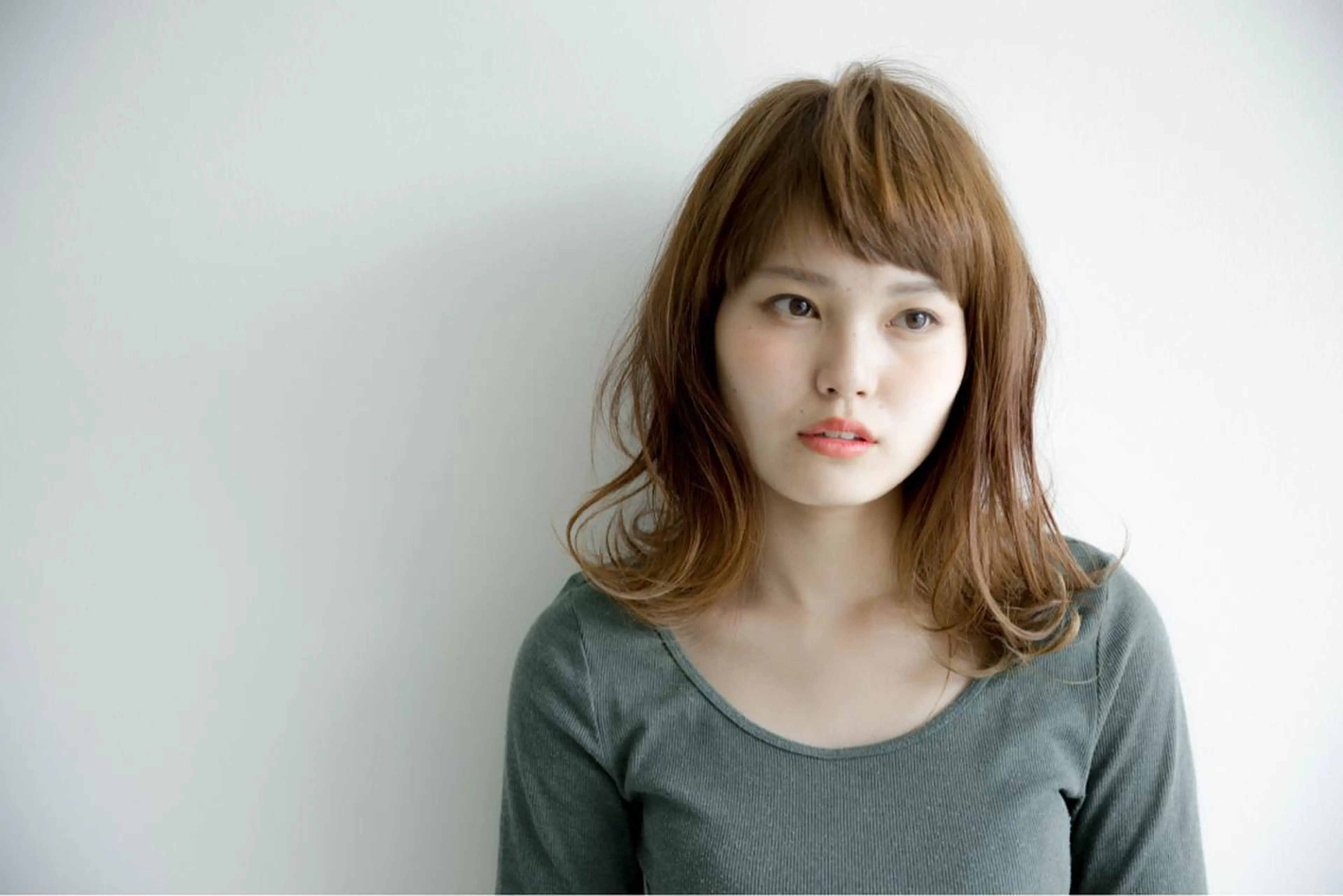 ミディアム カラー ツジガキ ユウスケのヘアスタイル