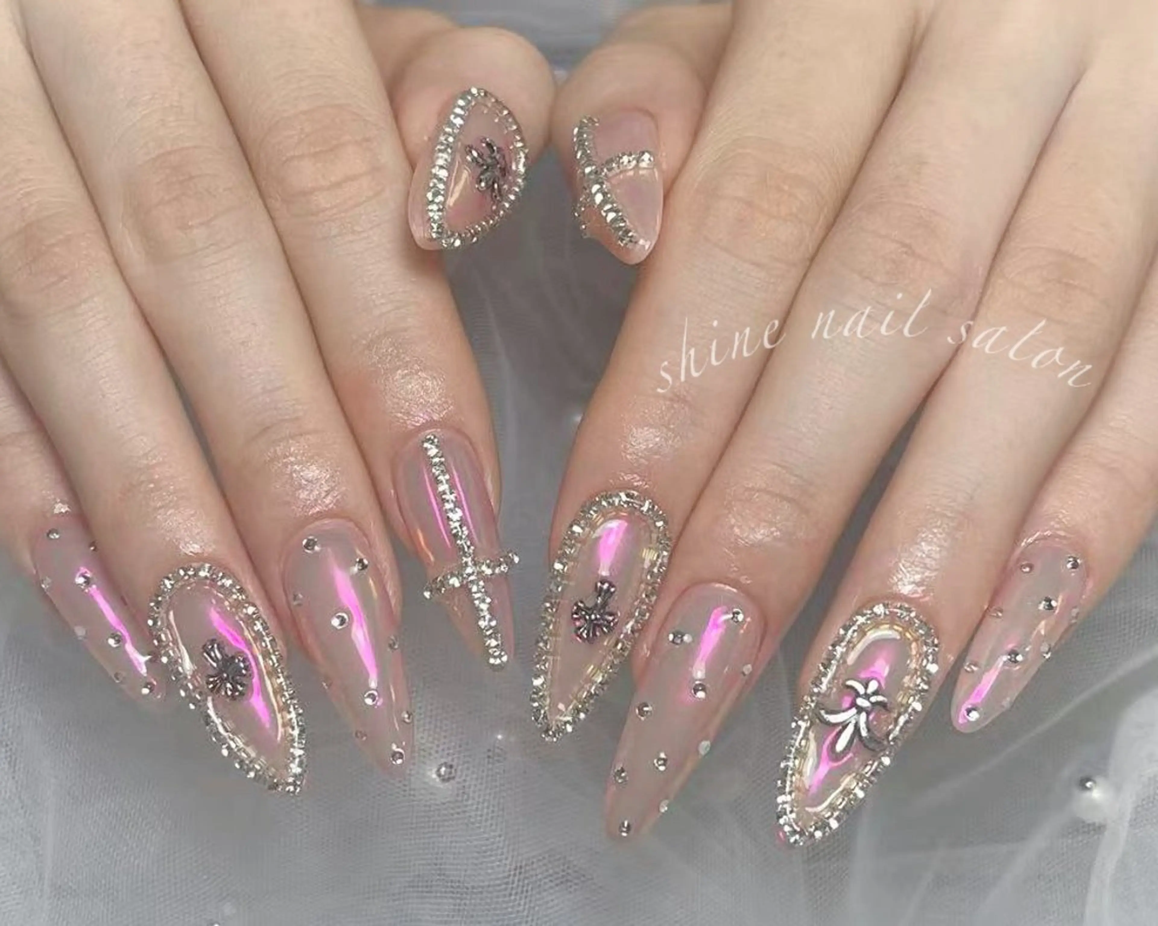 ネイル ハンドネイル shineジェル& チップ長さだしのネイルデザイン