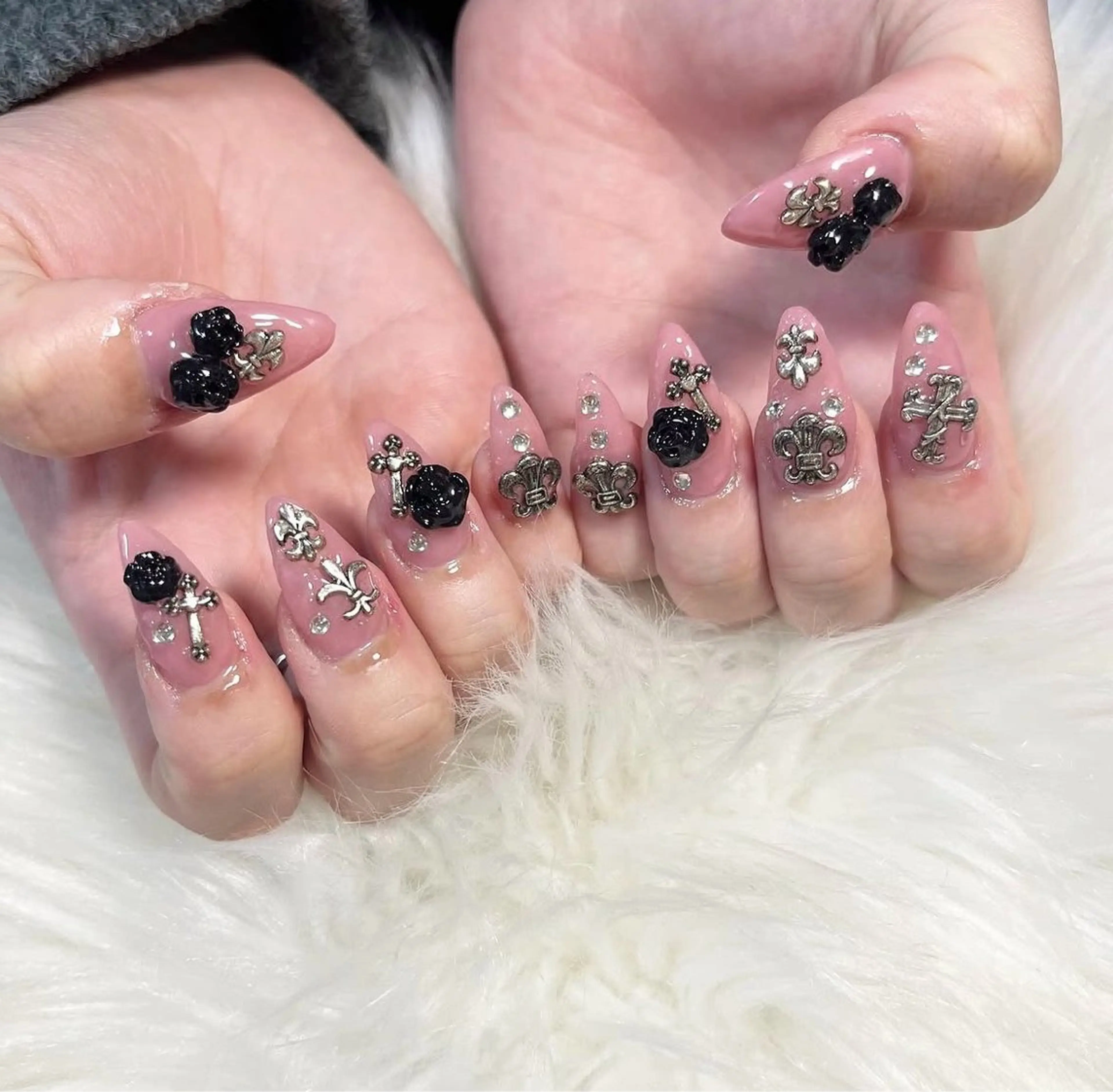 ネイル ハンドネイル Rureri .のネイルデザイン