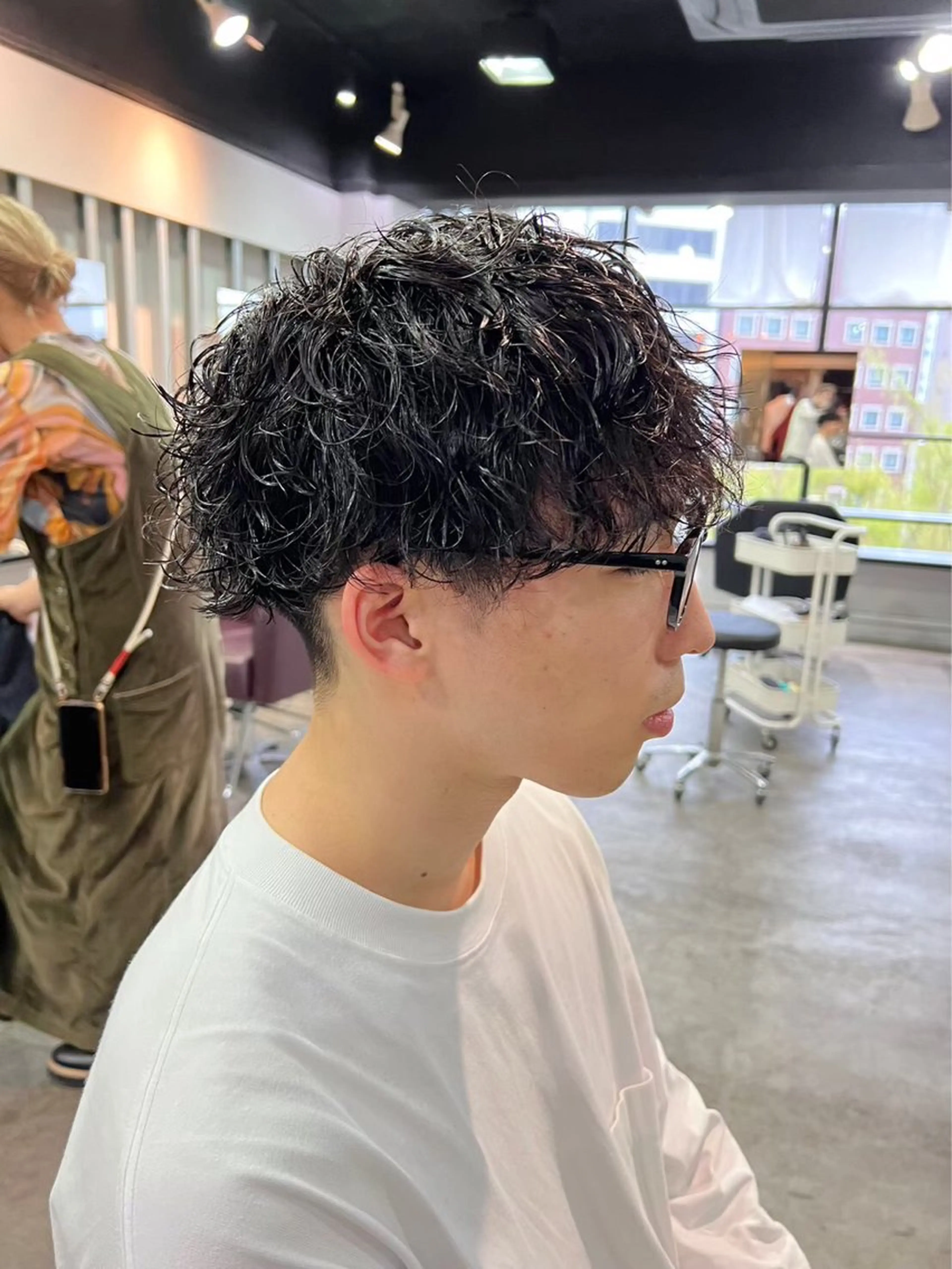 ミディアム パーマ メンズ カット ヘアカラー トリートメント lana hair 新宿/髪質改善のヘアスタイル