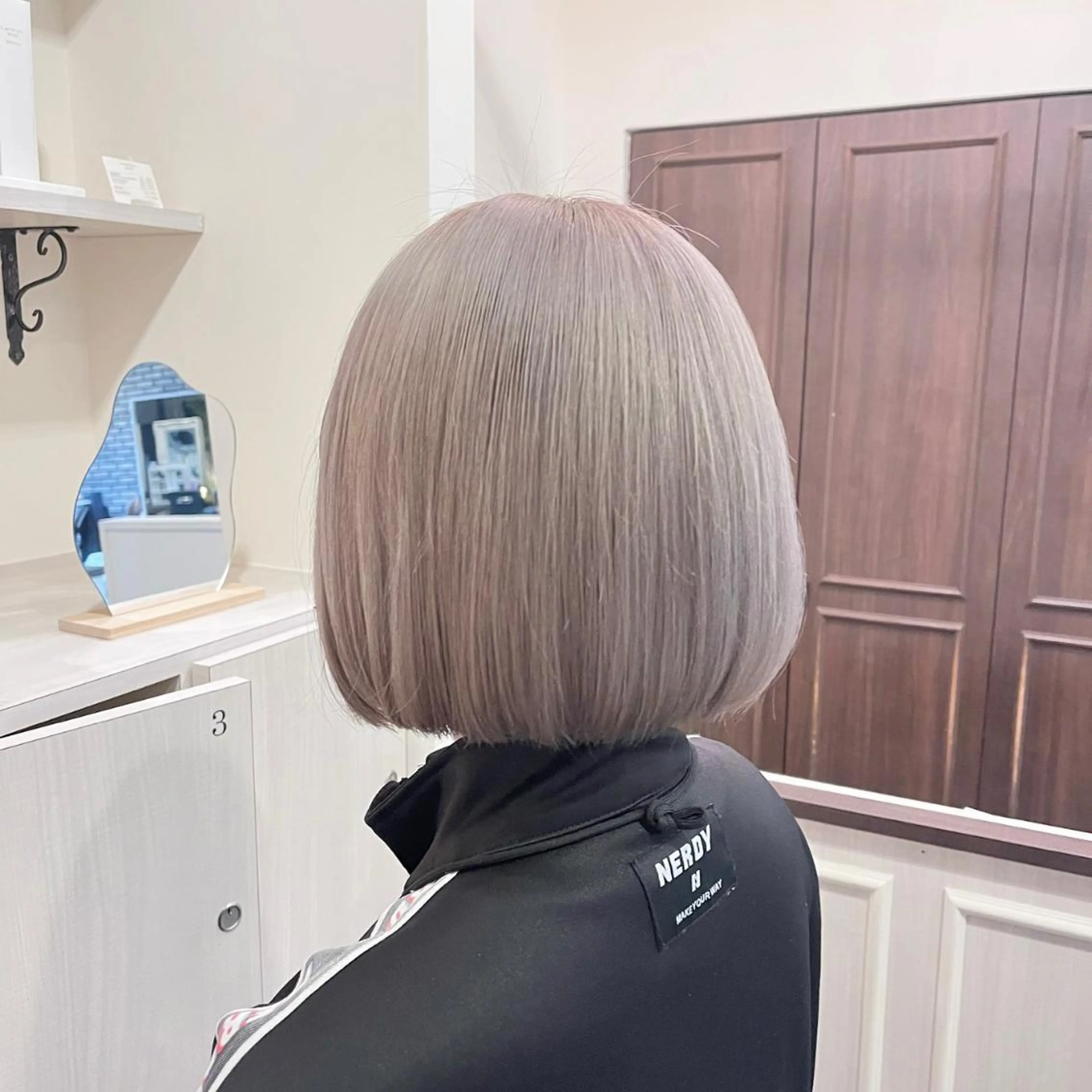 ミディアム カラー 渡邊 唯のヘアスタイル