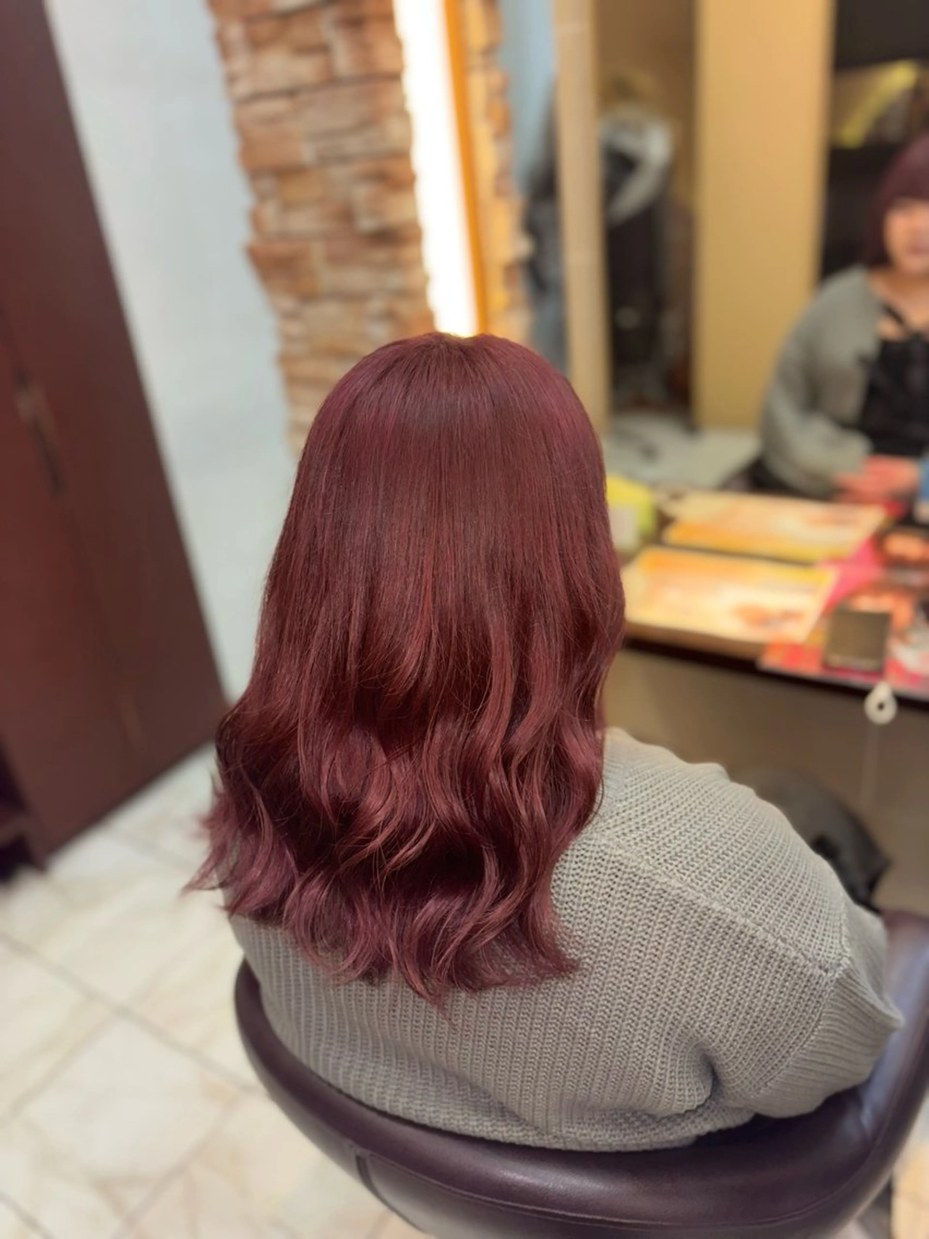 セミロング カラー ブリーチ レッドカラー 🎀透明感カラー 🐈ナズナのヘアスタイル