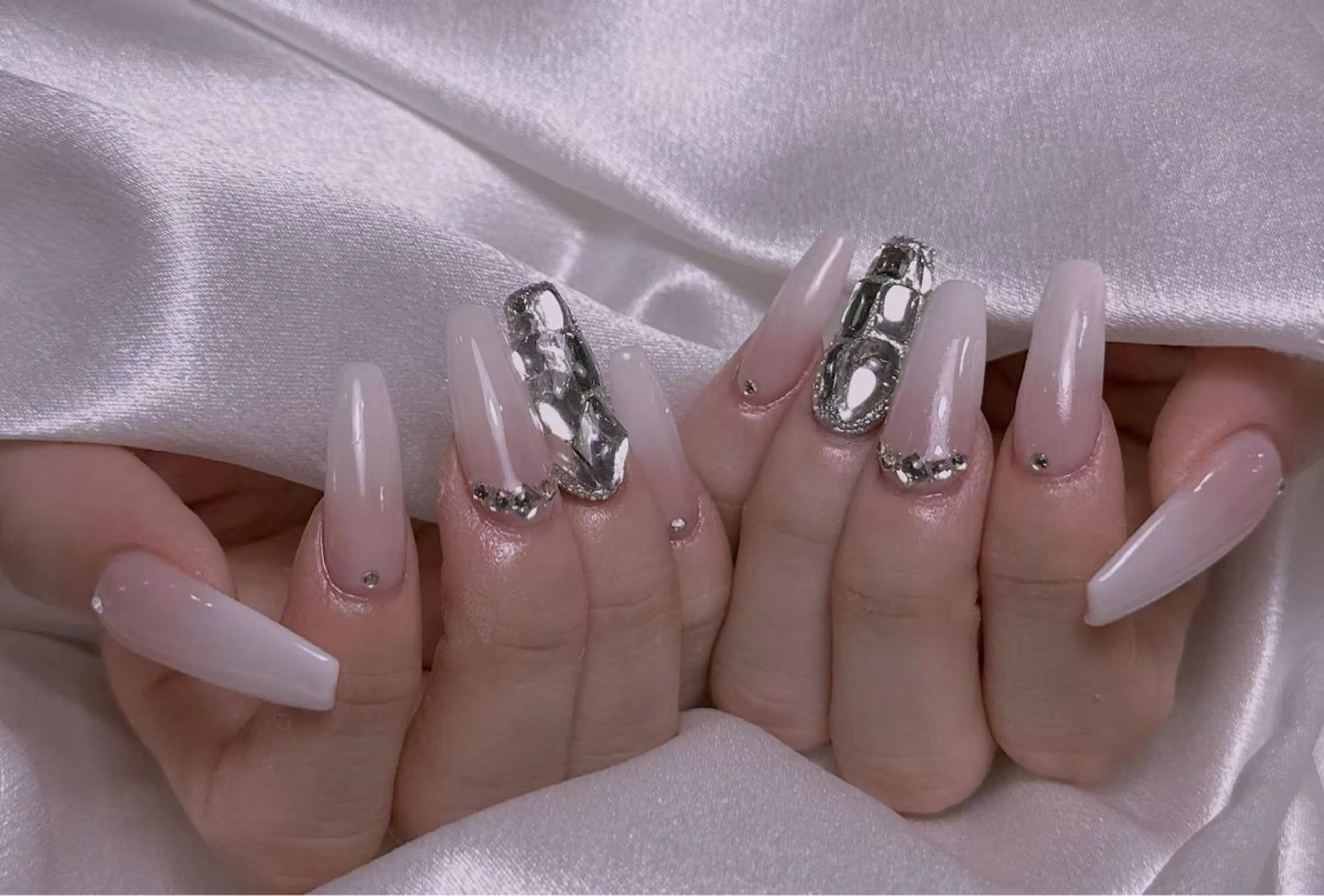 ネイル 長さ出し専門店 RIRIのネイルデザイン