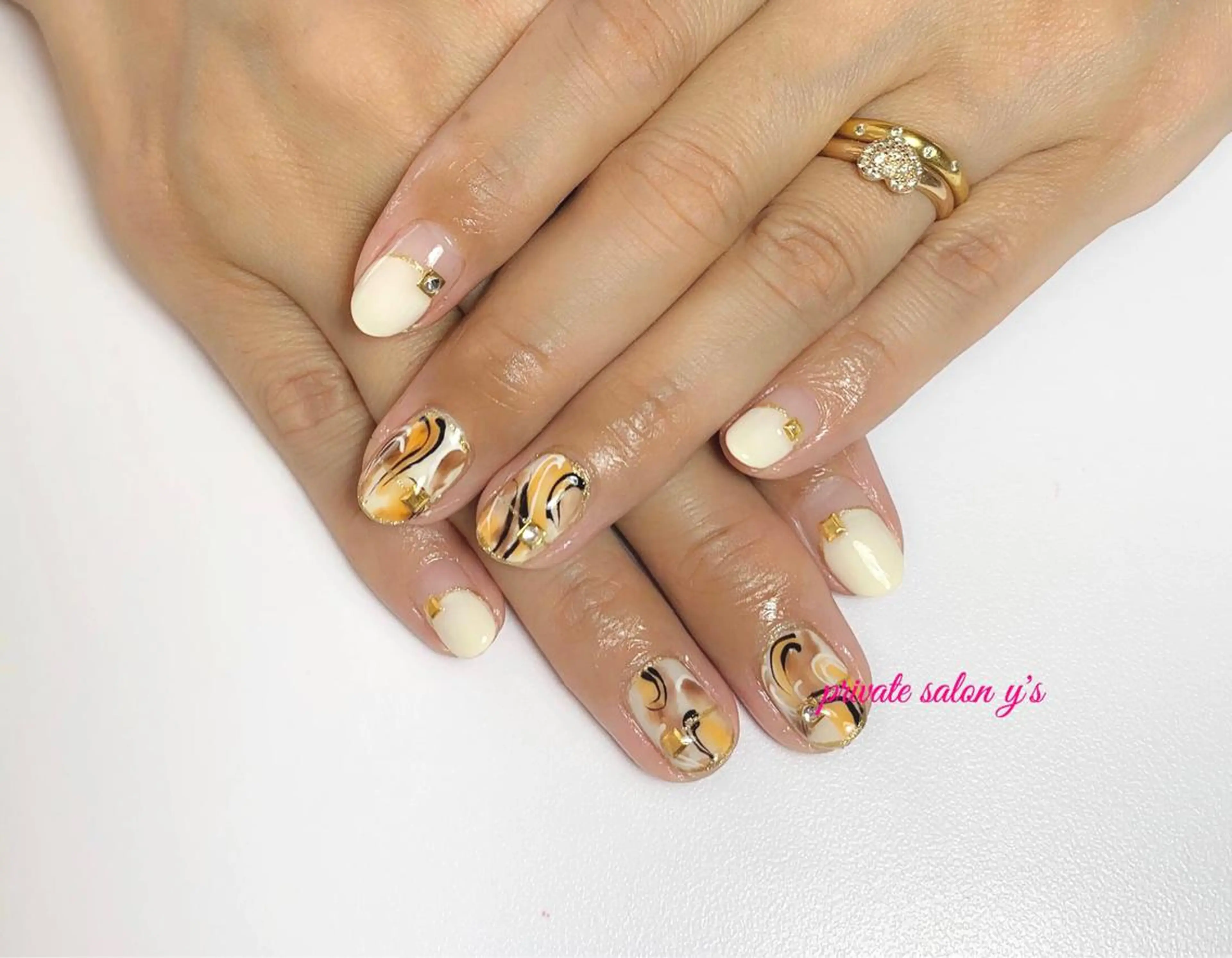 ネイル y' sのネイルデザイン