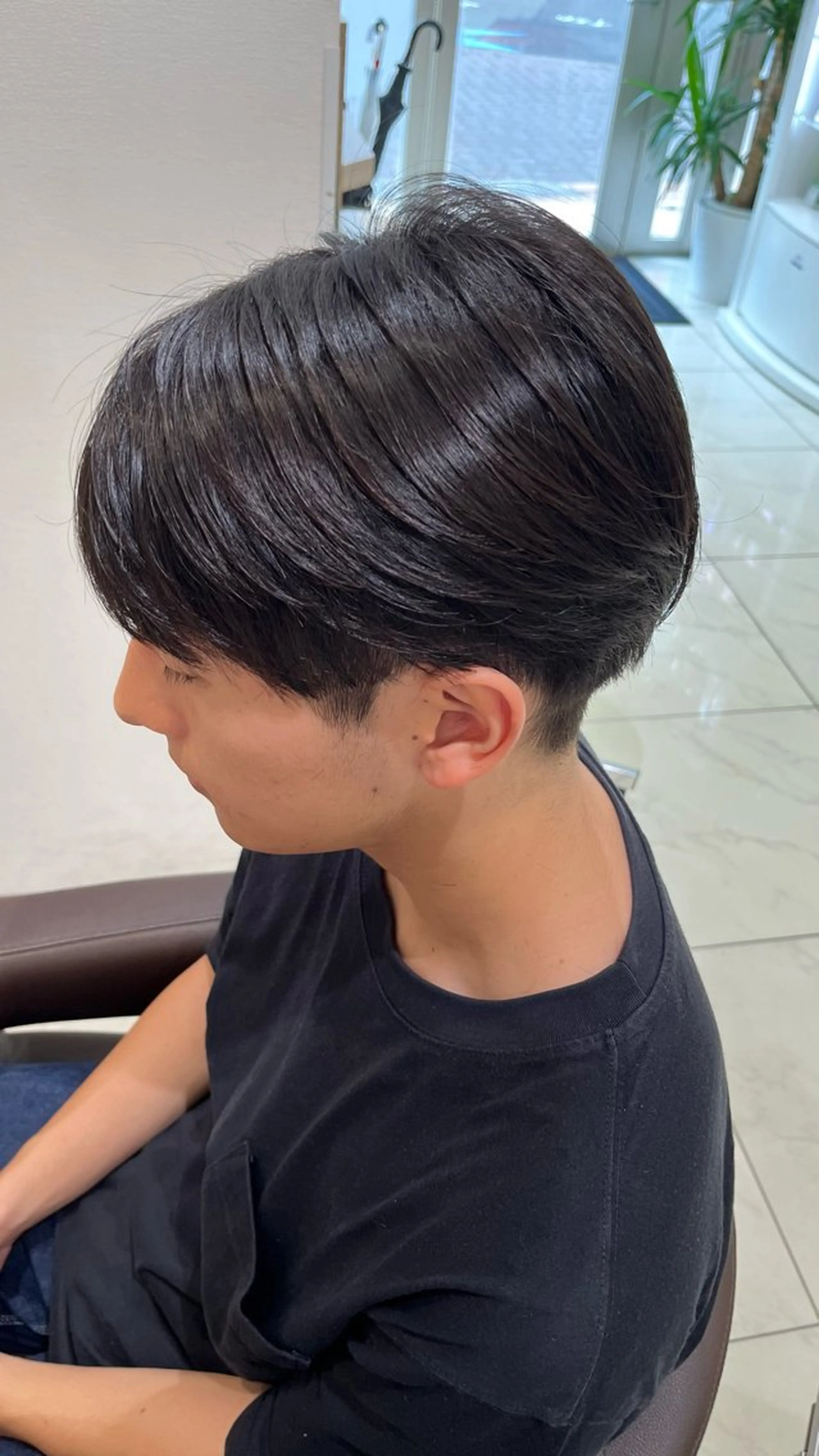 ショート パーマ メンズ メンズブリーチ センターパート フェードカット マッシュ メンズパーマ 【メンズパーマ✨️ 髪質改善矯正】岩城のヘアスタイル