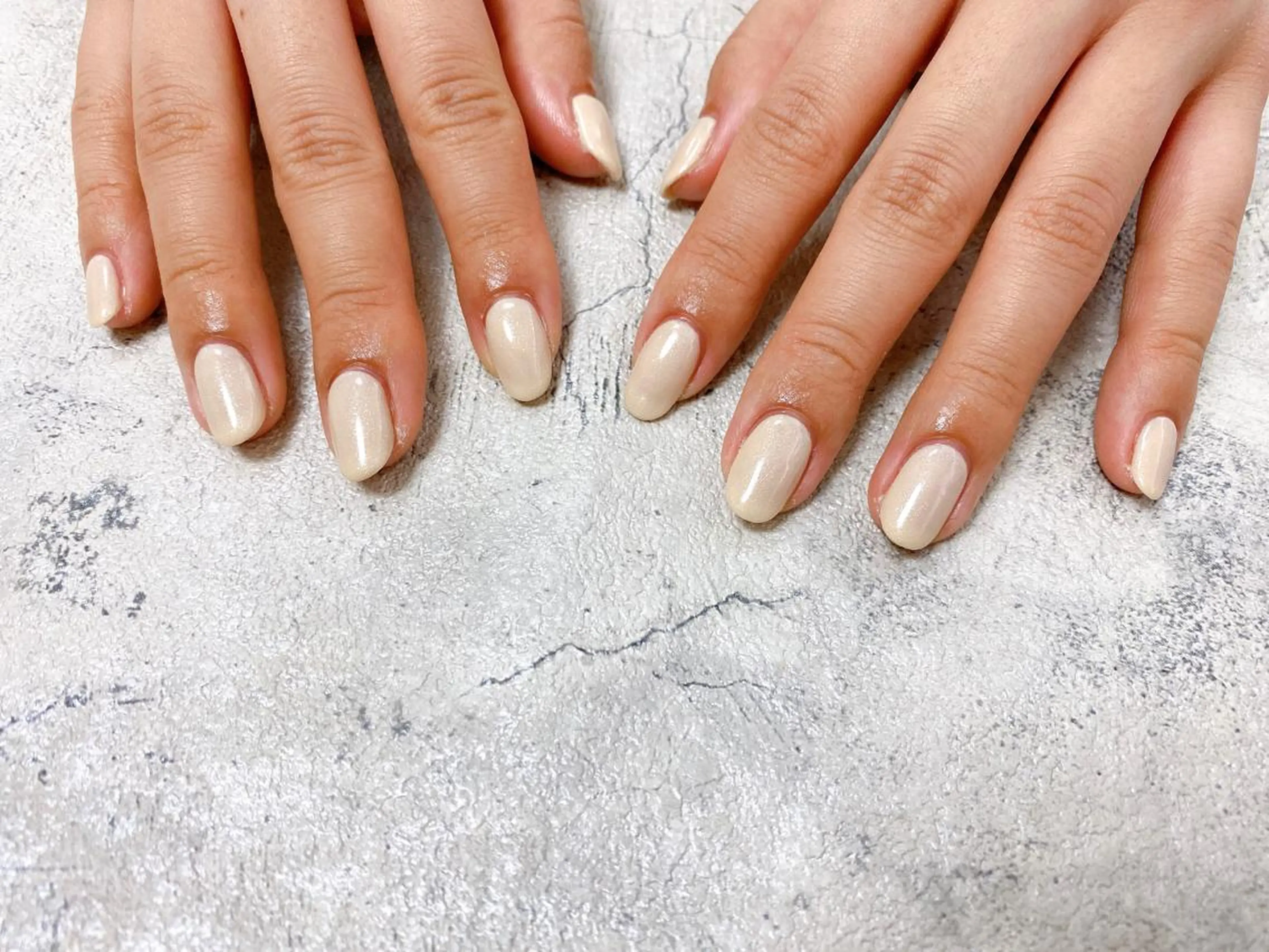 ネイル ワンカラーネイル ハンドネイル mogunail &blowのネイルデザイン