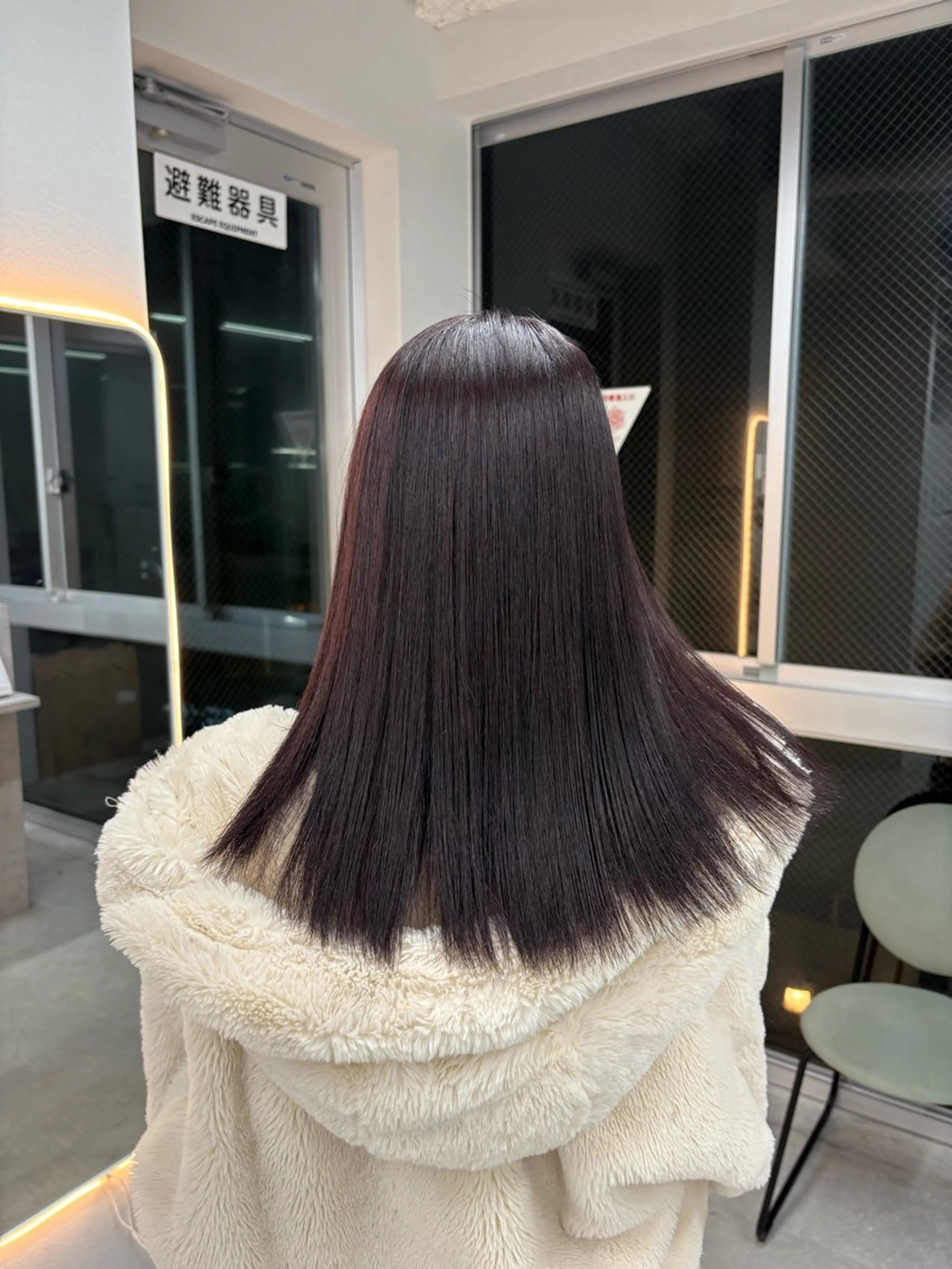 ロング カラー noa 寒色系カラーブリーチのヘアスタイル