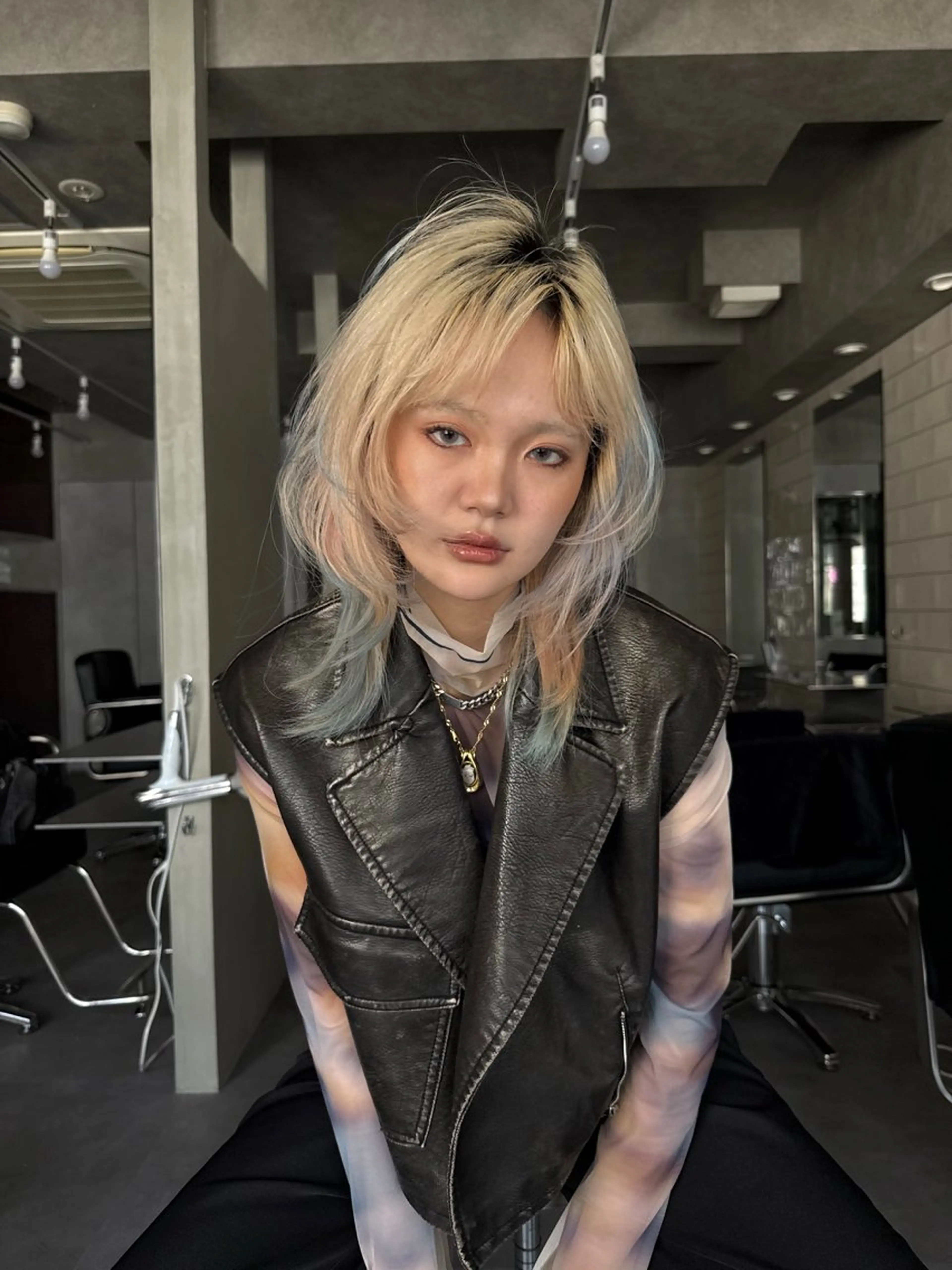 ミディアム カット ヘアカラー トリートメント 海外レイヤー/ ブロンドKazuhaのヘアスタイル