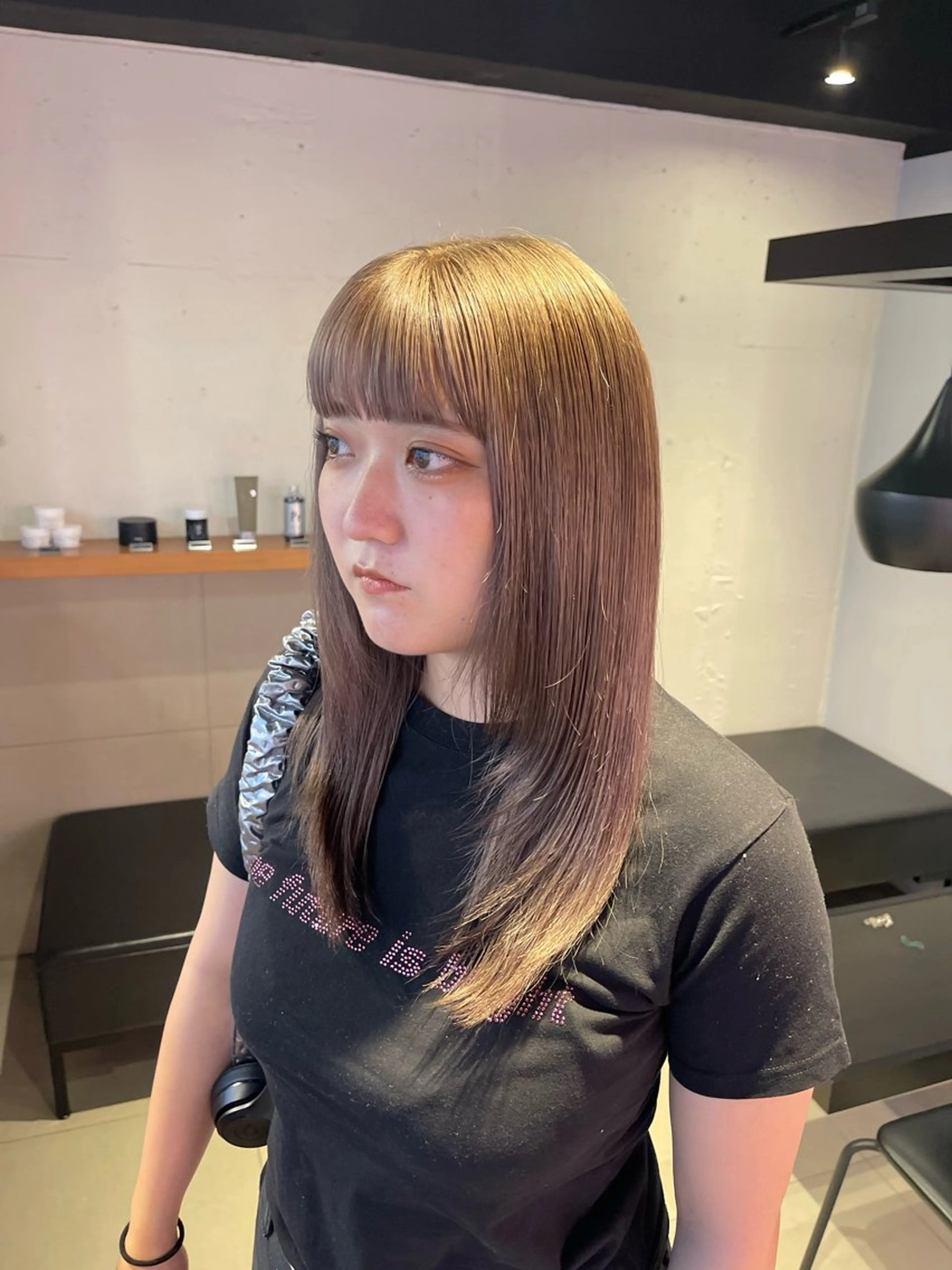 ミディアム カラー ヘアカラー トリートメント SERINA/ウルフ 、デザインカラーのヘアスタイル