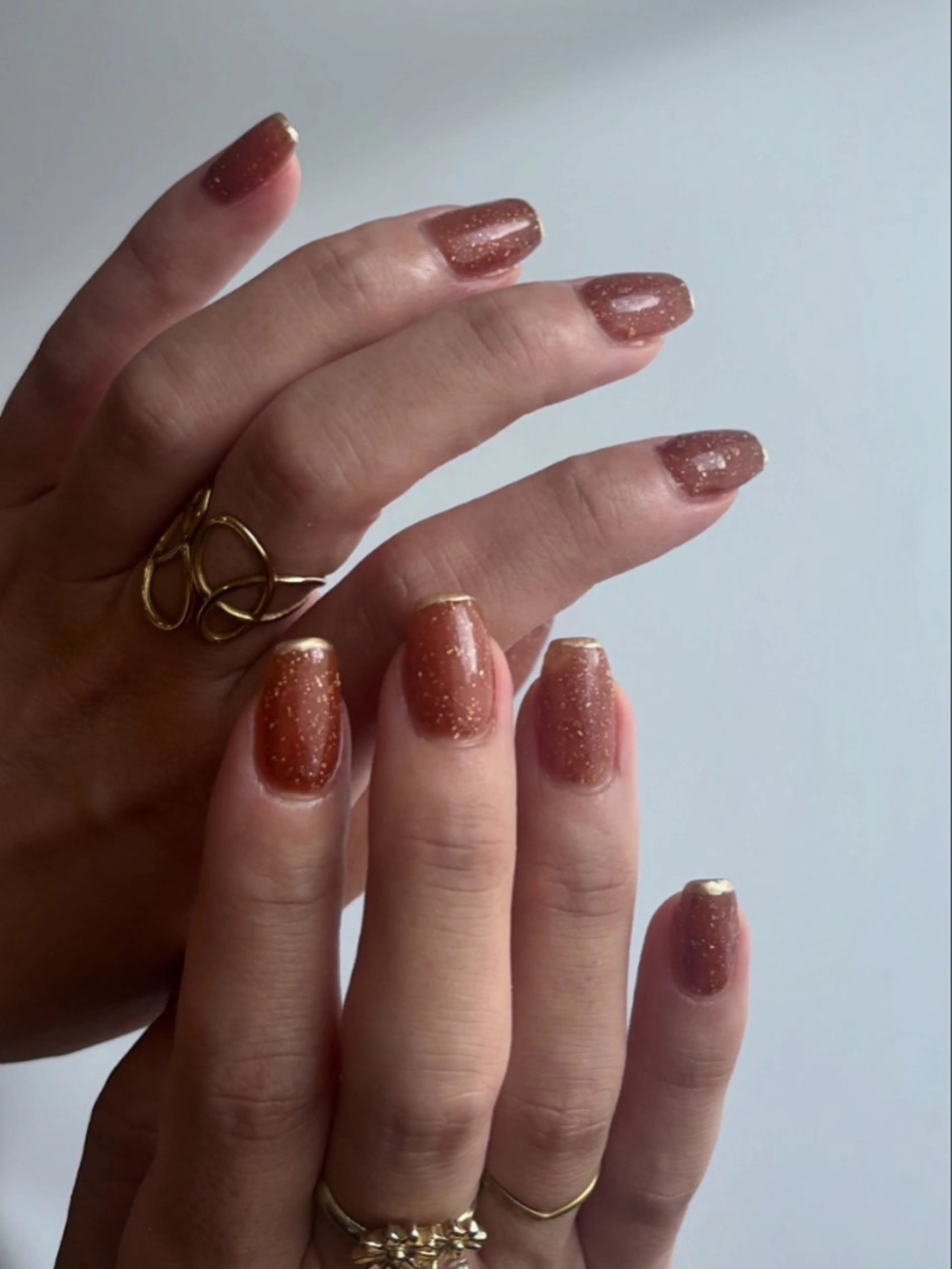 ネイル ブラウン ゴールド ハンドネイル Elio所属・Elio 国泰寺のネイルデザイン