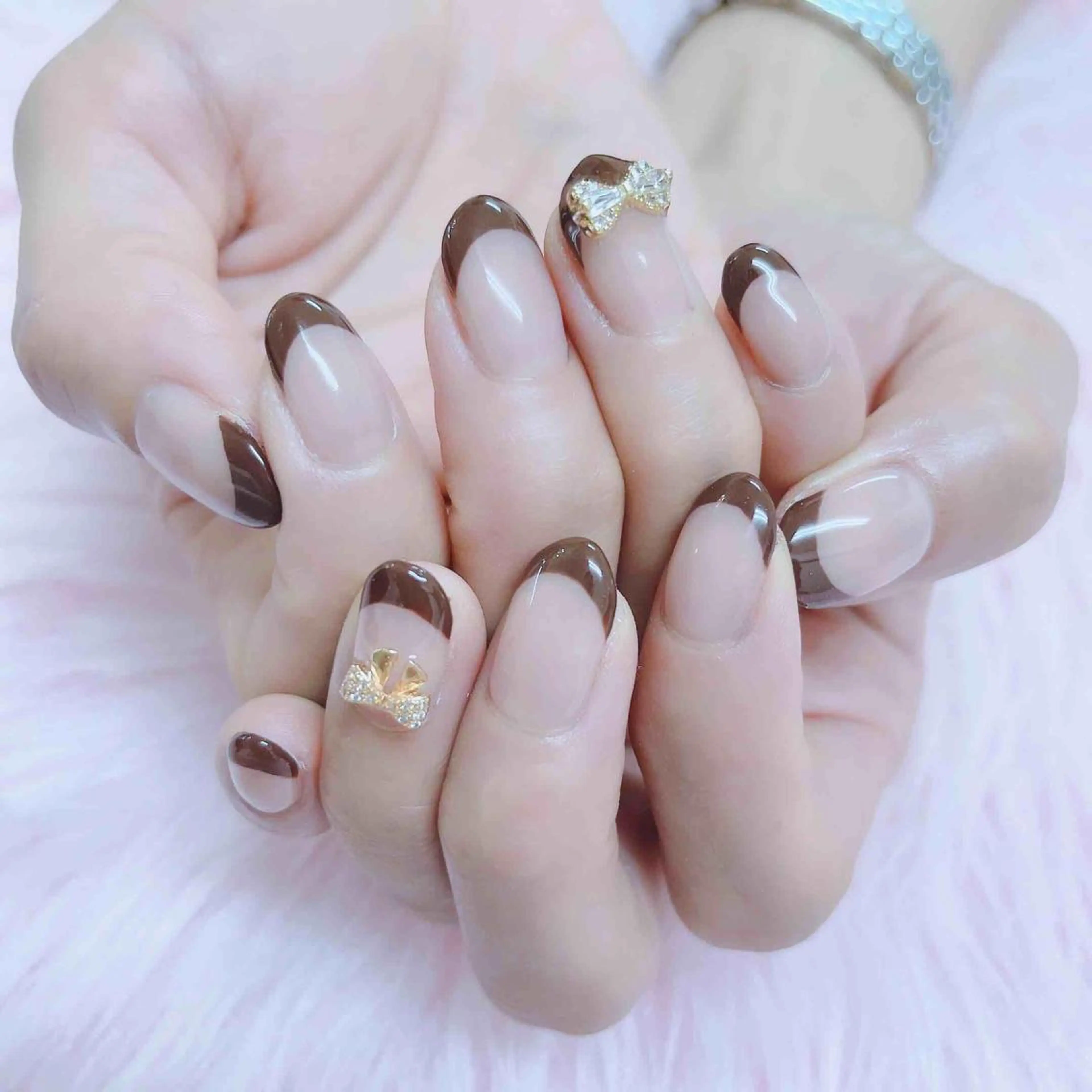 ネイル ハンドネイル MoonNail ユリ🌸のネイルデザイン