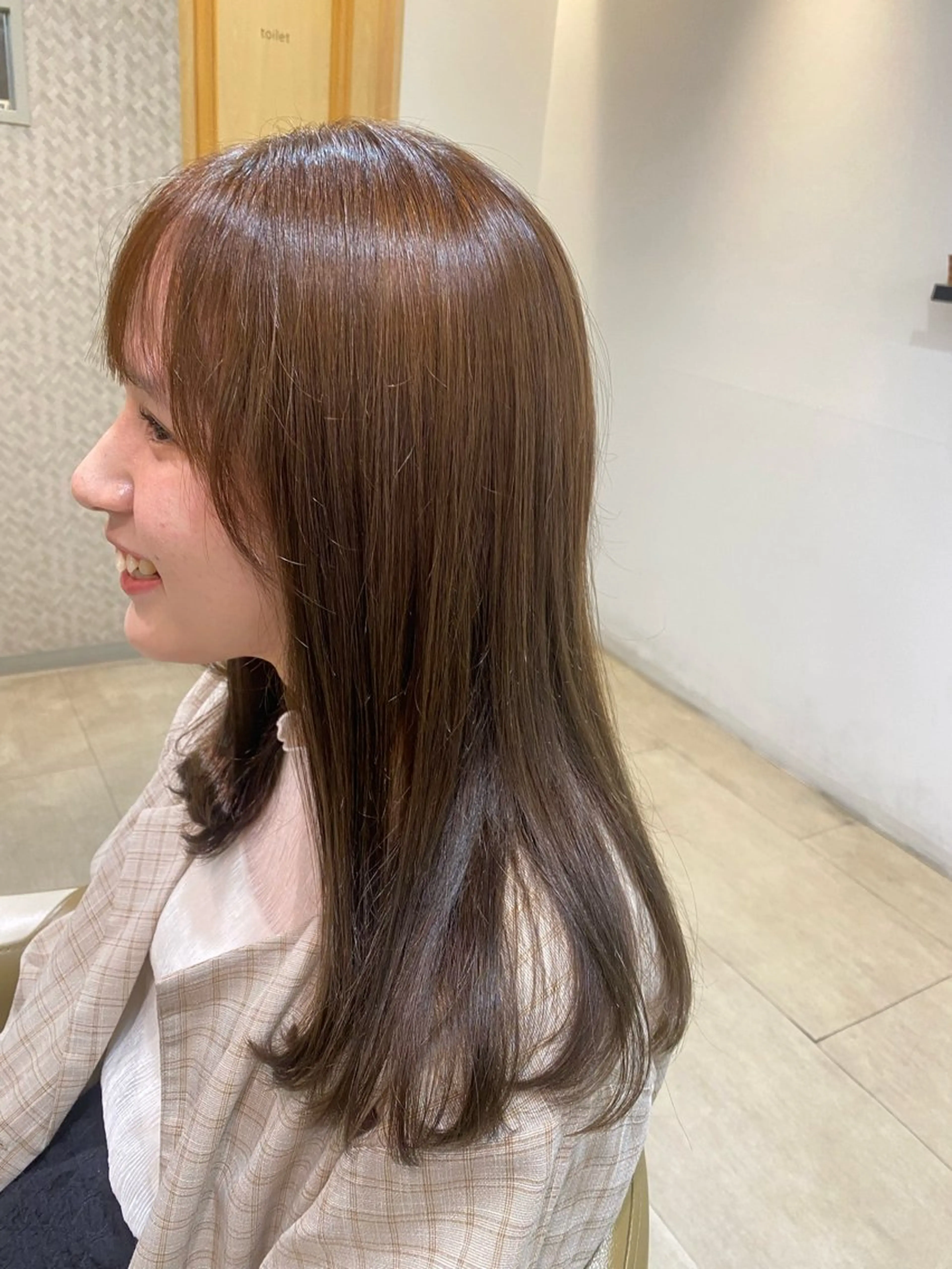 ロング カラー ベージュカラー ブリーチ ブリーチなしカラー 松本 絢乃のヘアスタイル