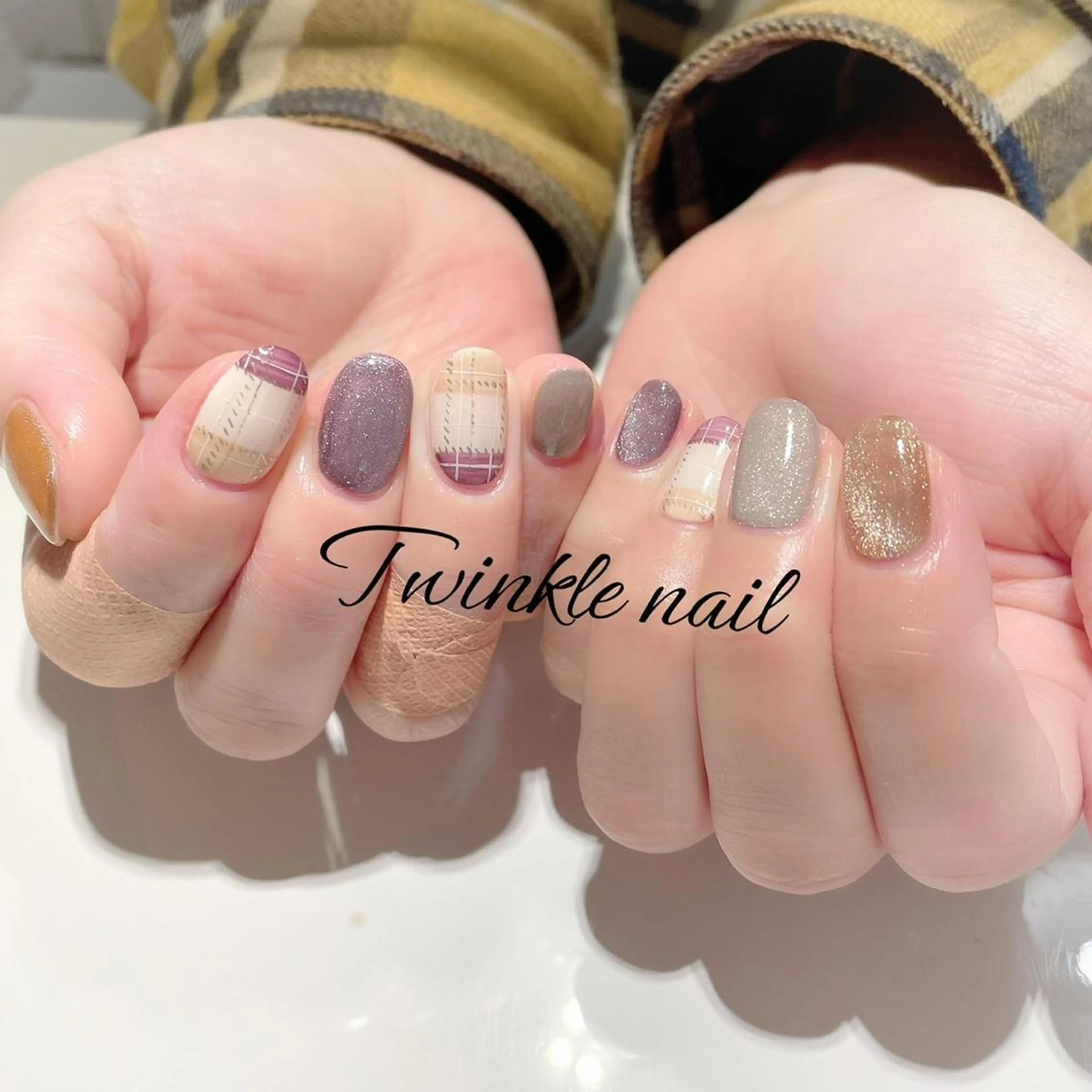 ネイル ハンドネイル ハンドケア 中井 綾香の眉毛・アイブロウイメージ