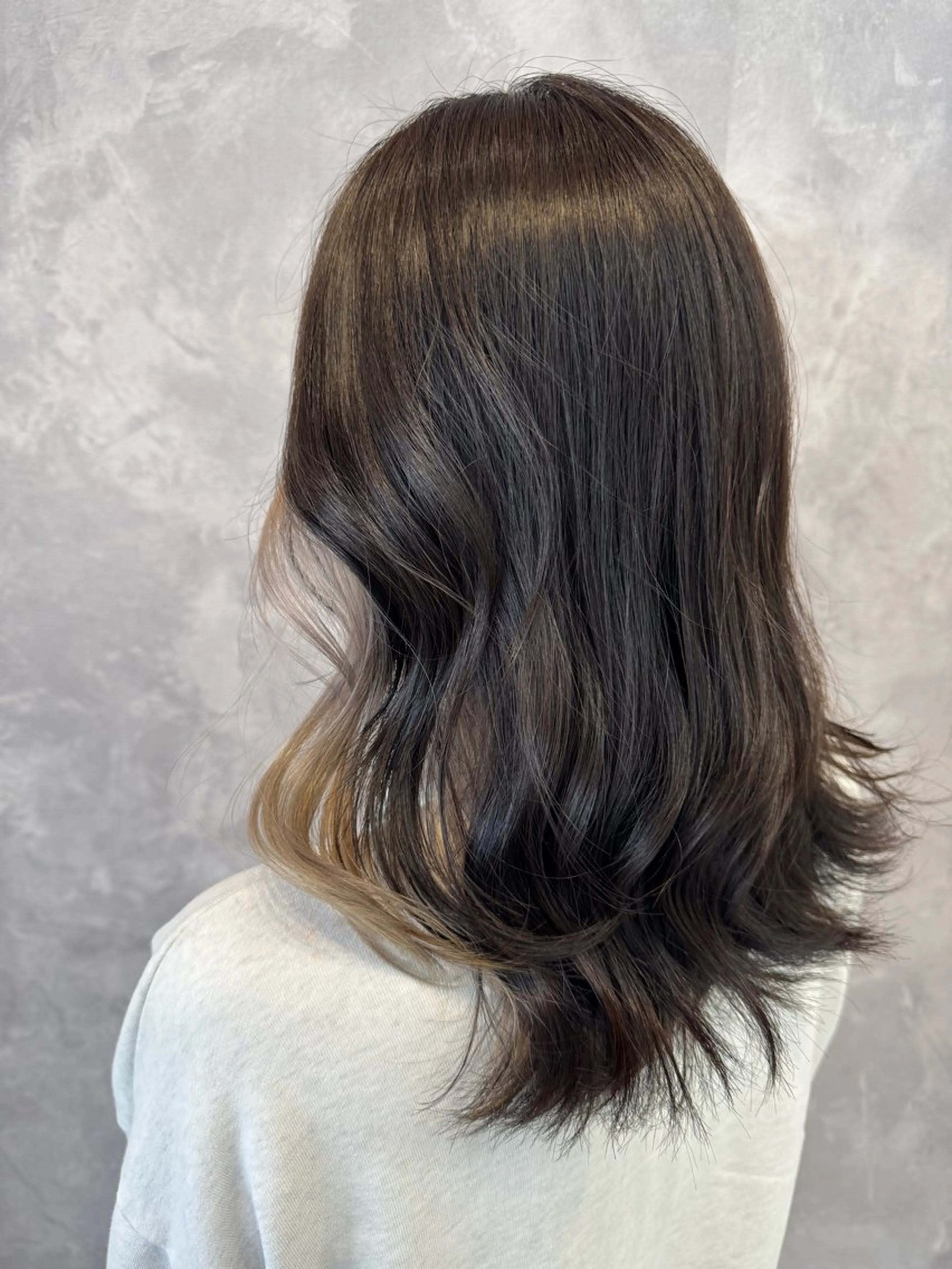 セミロング カット ヘアカラー トリートメント ヒヨシ ルナのヘアスタイル