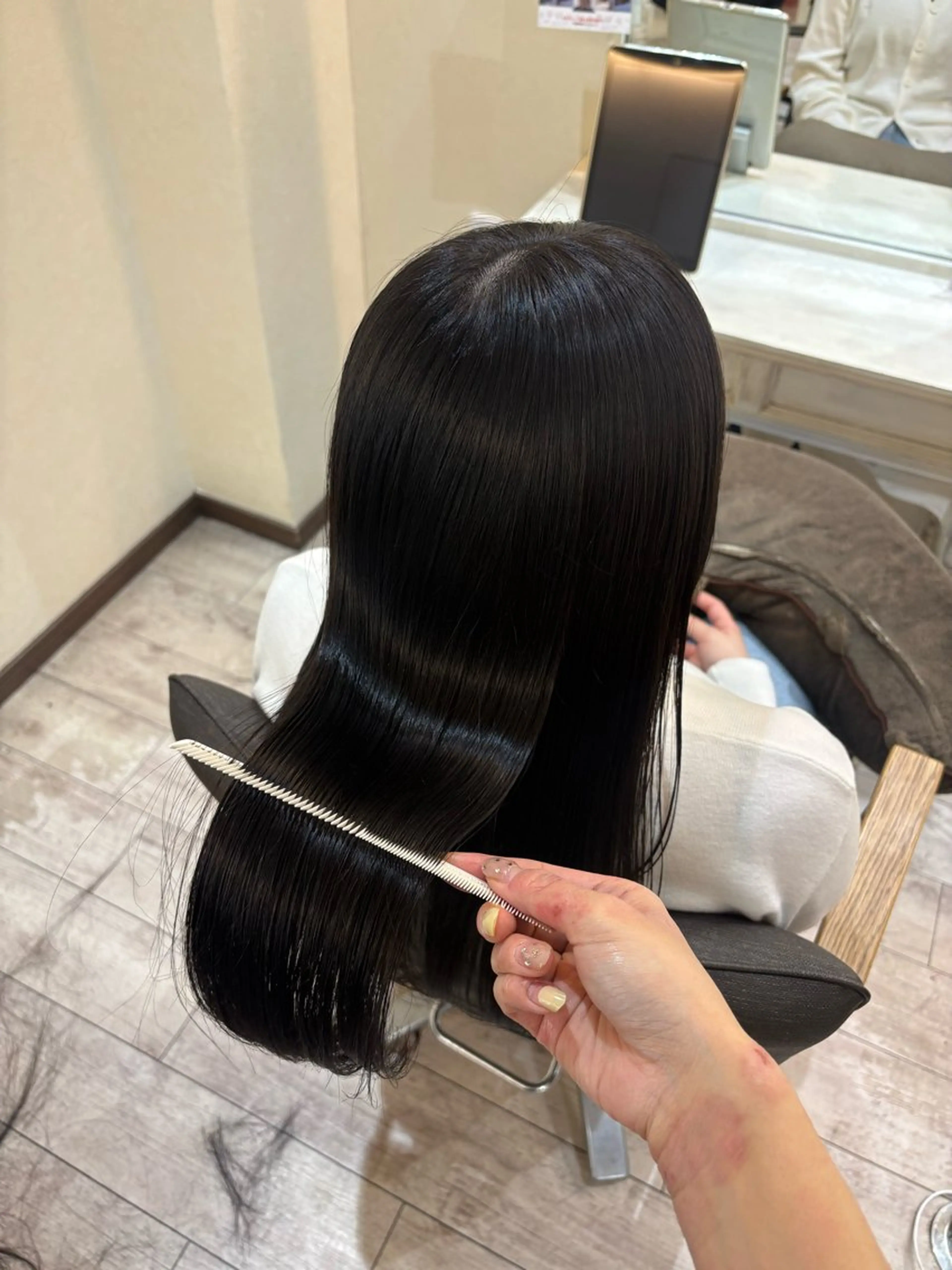 ロング カラー ダークグレー ヘアカラー トリートメント 艶カラー/縮毛矯正/ レイヤー/栄/あやかのヘアスタイル