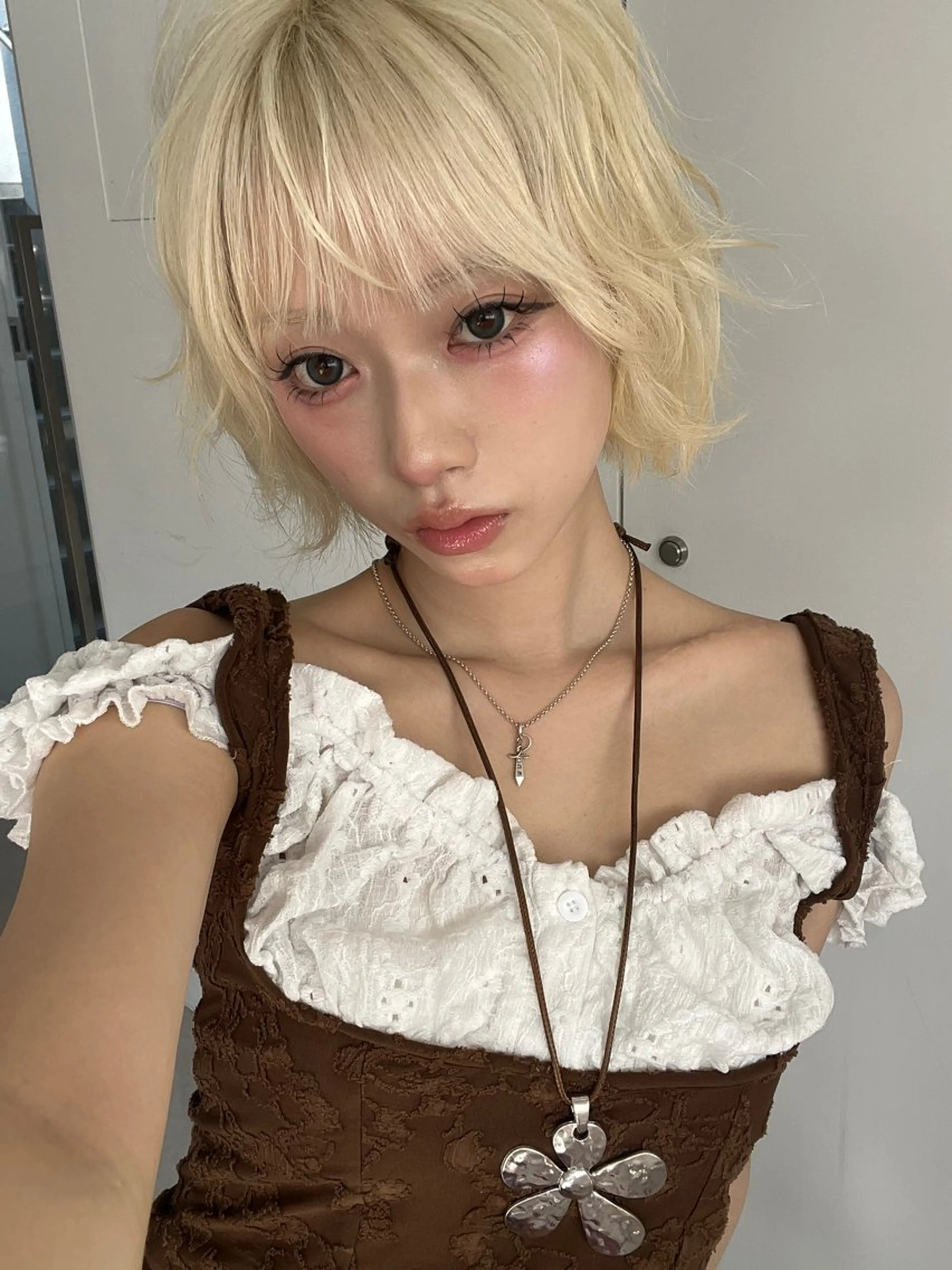 ミディアム カラー ブリーチ ブロンド ボブ 韓国風ヘア 透明感カラー✨🩵 韓国ヘアkanatoのヘアスタイル