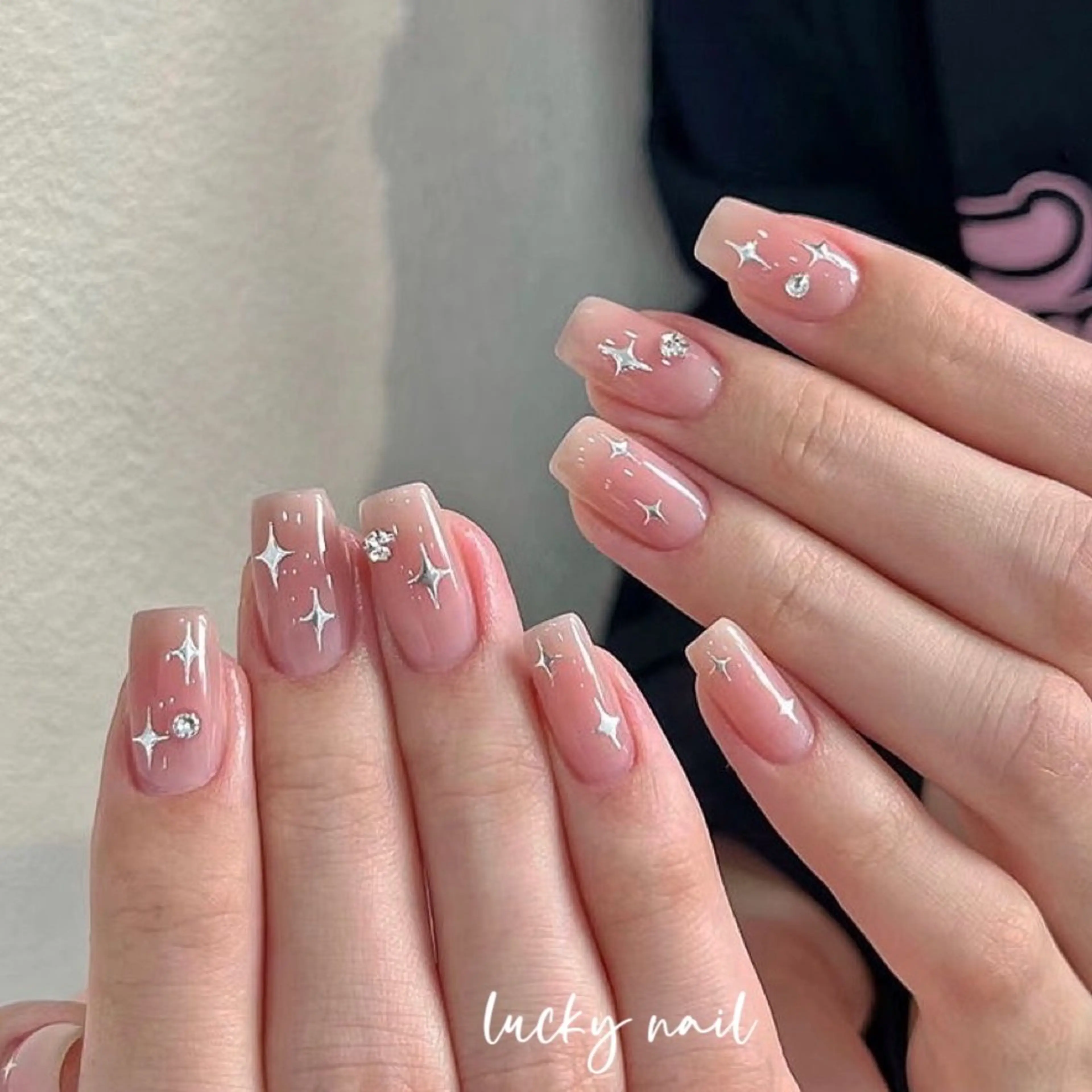 ネイル チークネイル 長さ出し ジェルネイル マグネットネイル 持ち込み Lucky nail  小林和希のネイルデザイン