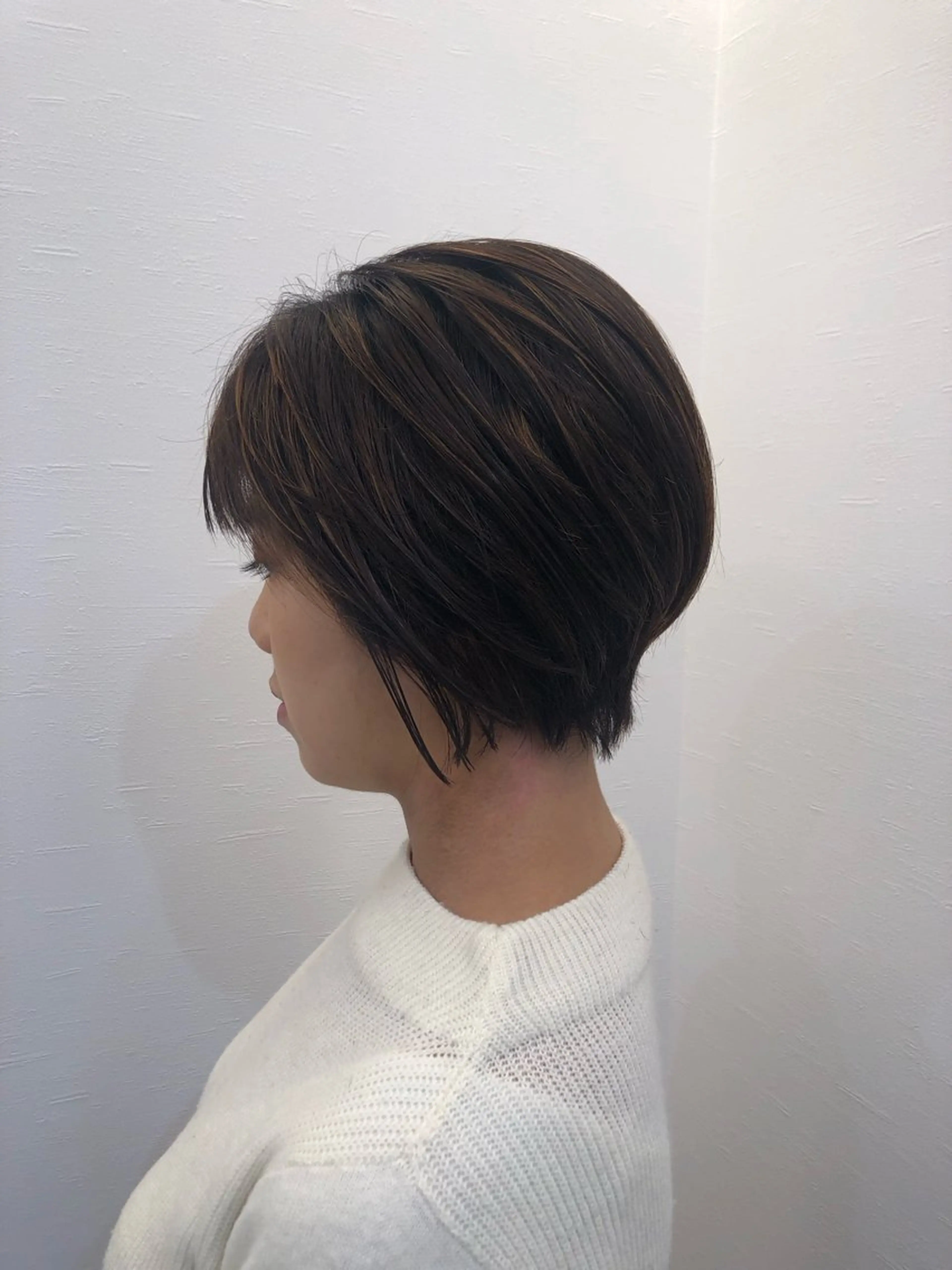 ショート ツノガイ エリのヘアスタイル