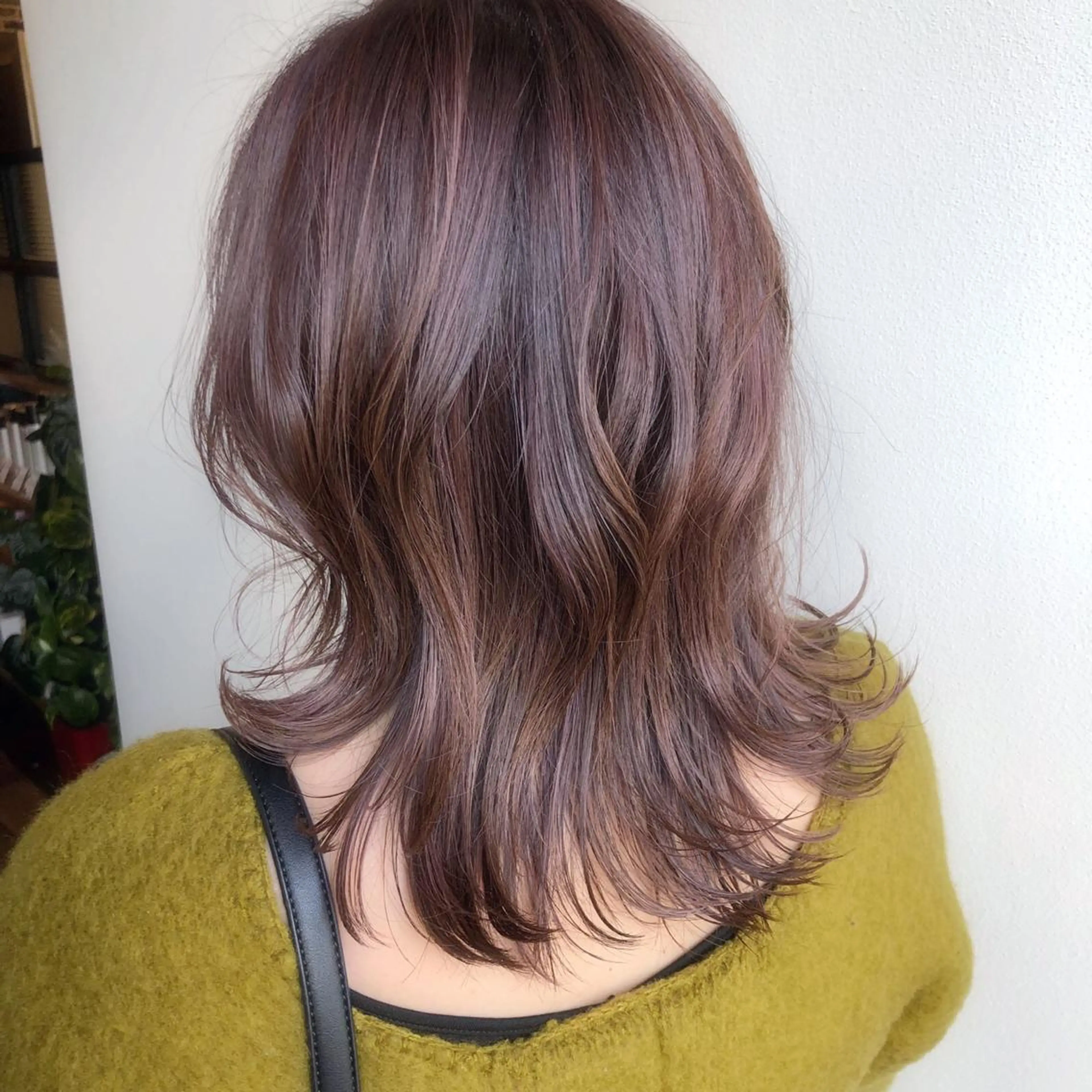 ミディアム カラー ヘアアレンジ 外ハネヘア ヘアカラー トリートメント 江藤 星史のヘアスタイル