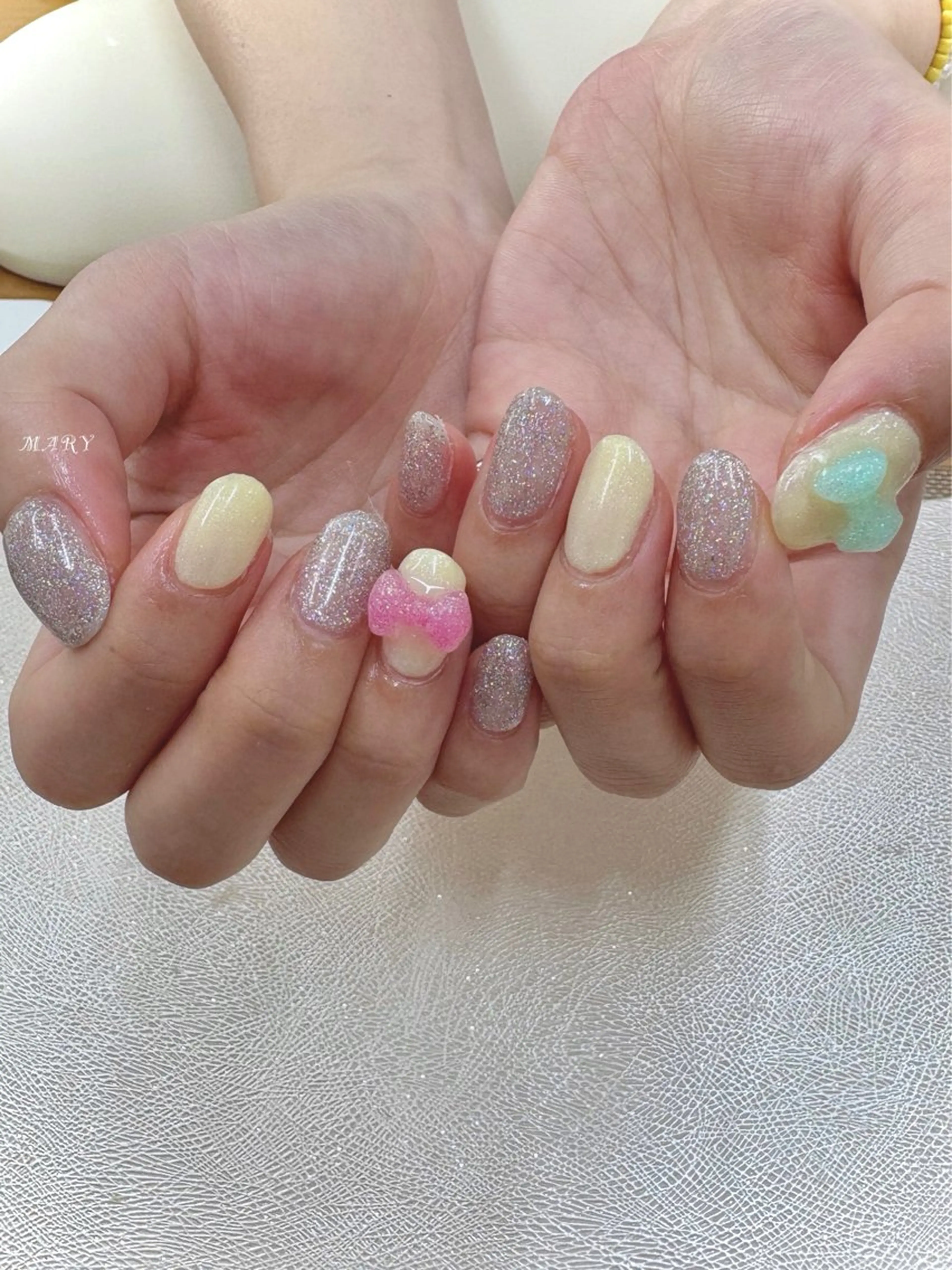 ネイル フラッシュネイル キラキラネイル ニュアンスネイル ワンカラーネイル リボン ハンドネイル Mary nail .narumiのネイルデザイン