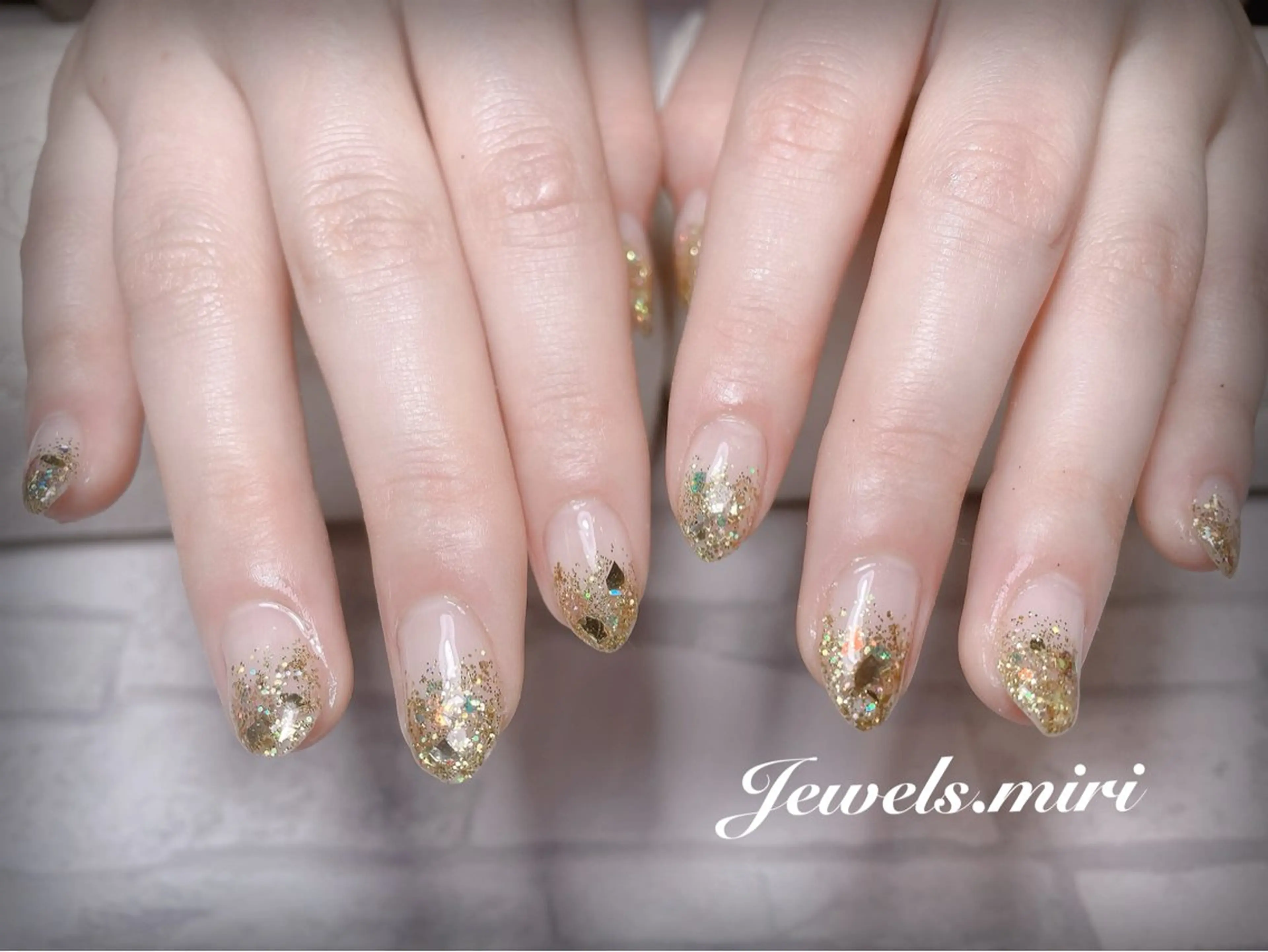 ネイル ゴールド グラデーション キラキラネイル ラメ(グリッター) ラメグラデーション ネイルサロン Jewels Mのネイルデザイン