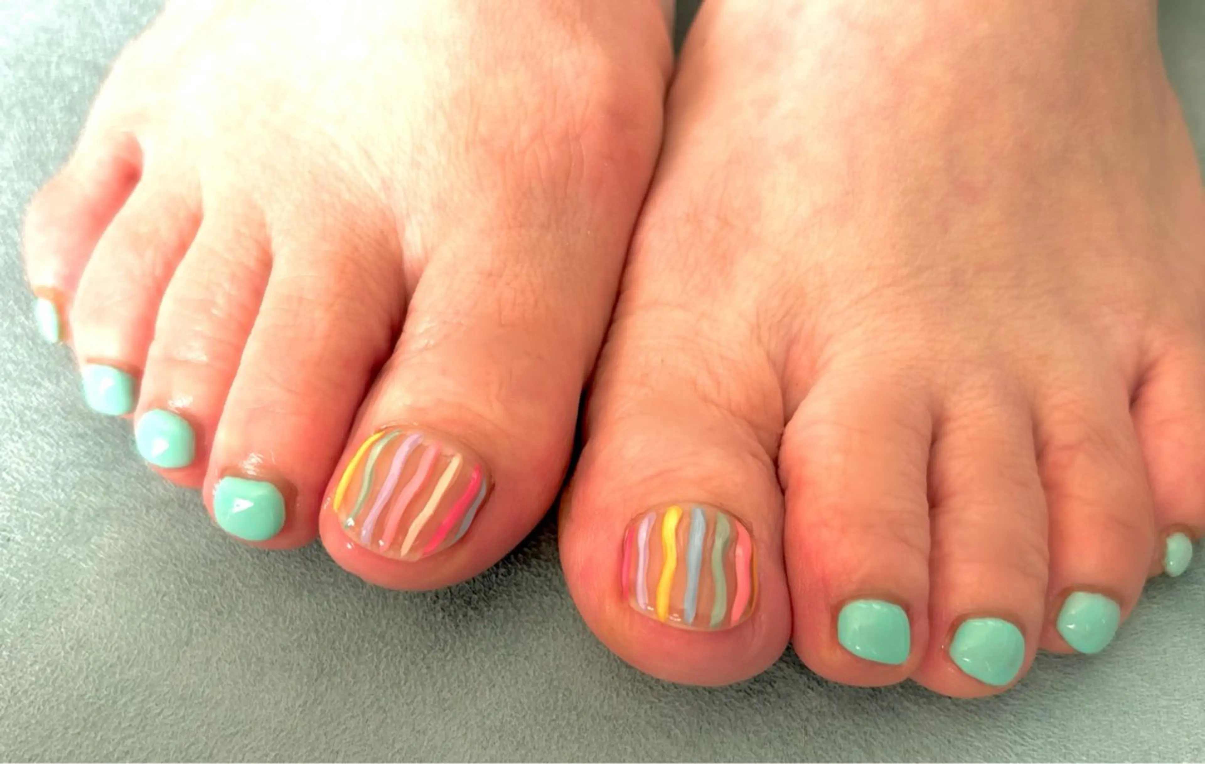 🦭フット親指art +one color【オフあり】　　　　　　　　+フットバス🧼の写真