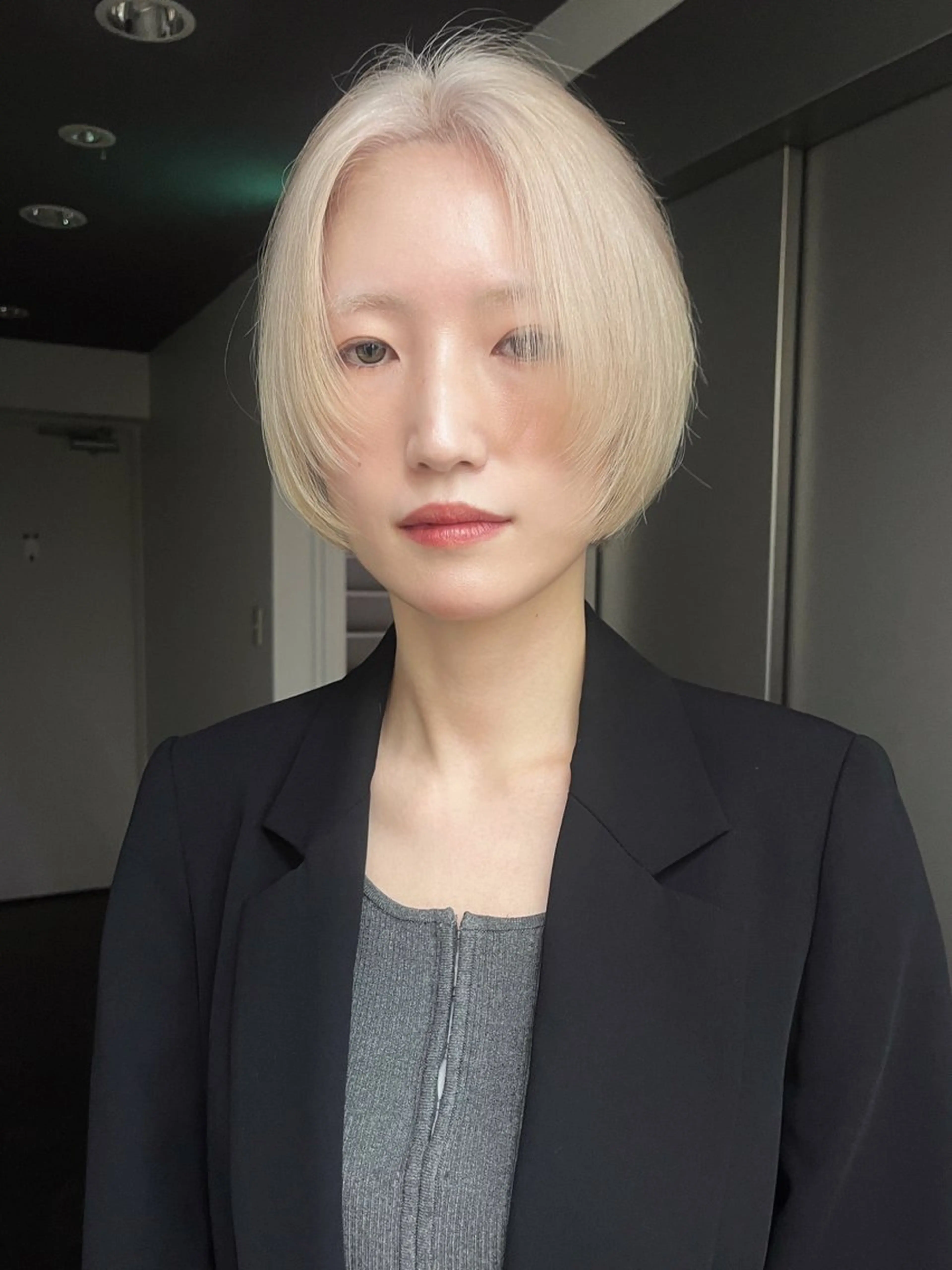 ショート カラー カット ヘアカラー ムード造るハイトーン ケアブリーチ/ユウキのヘアスタイル