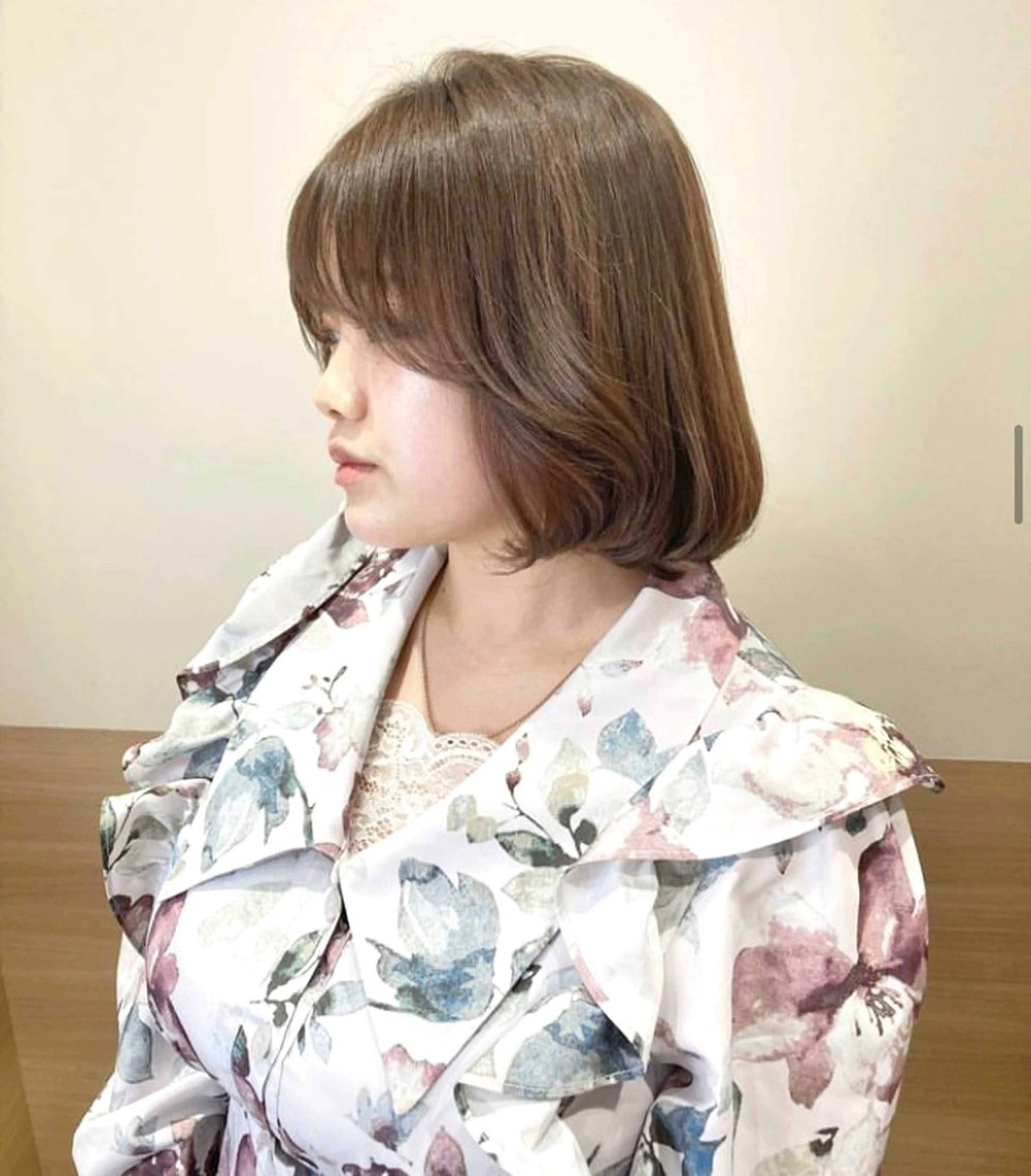 ミディアム カラー ベージュカラー ボブ 顔周りカット 大阪ヴィーガンサロン KANAKOのヘアスタイル