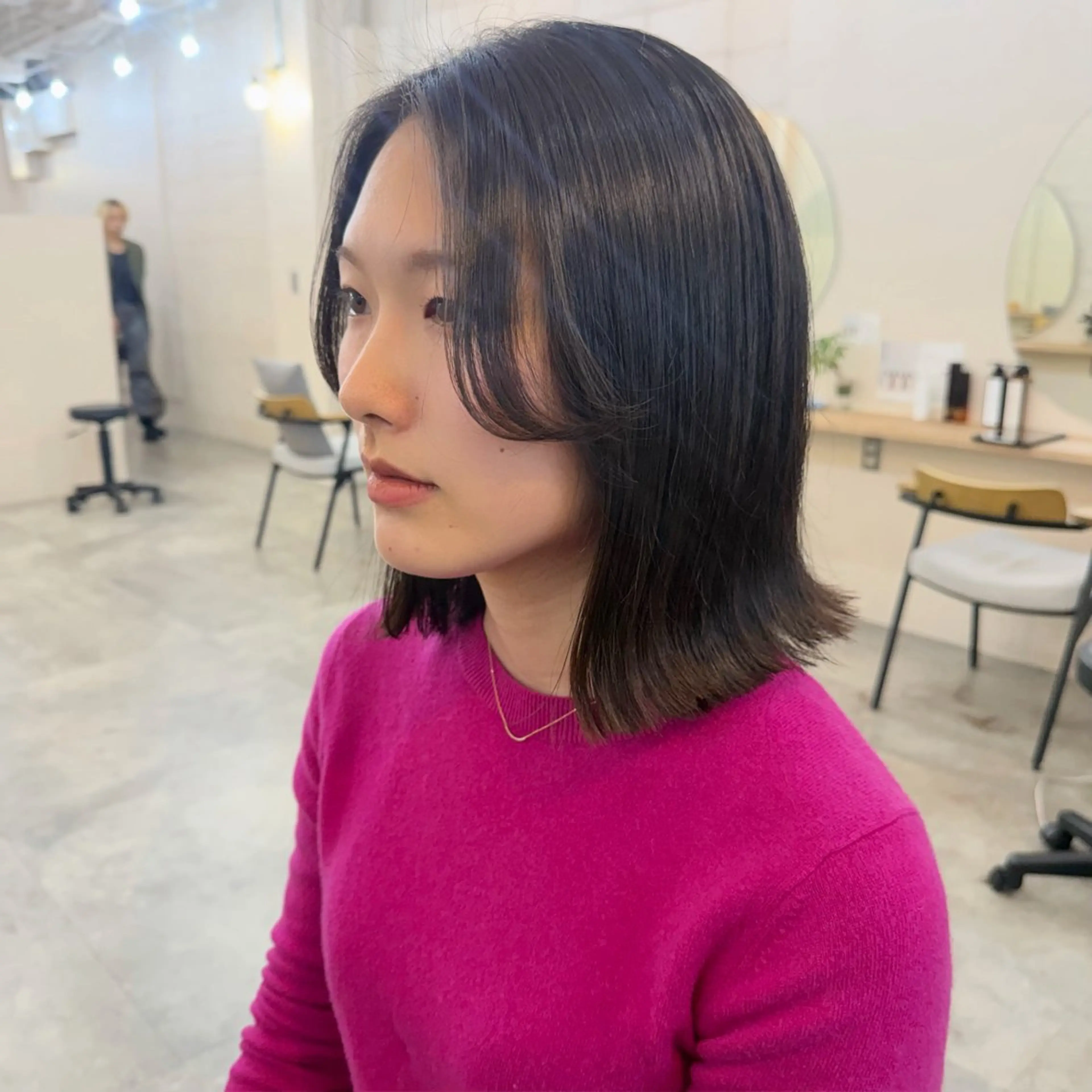 ミディアム カット トリートメント 透明感カラー/顔周り 臼井逸美のヘアスタイル