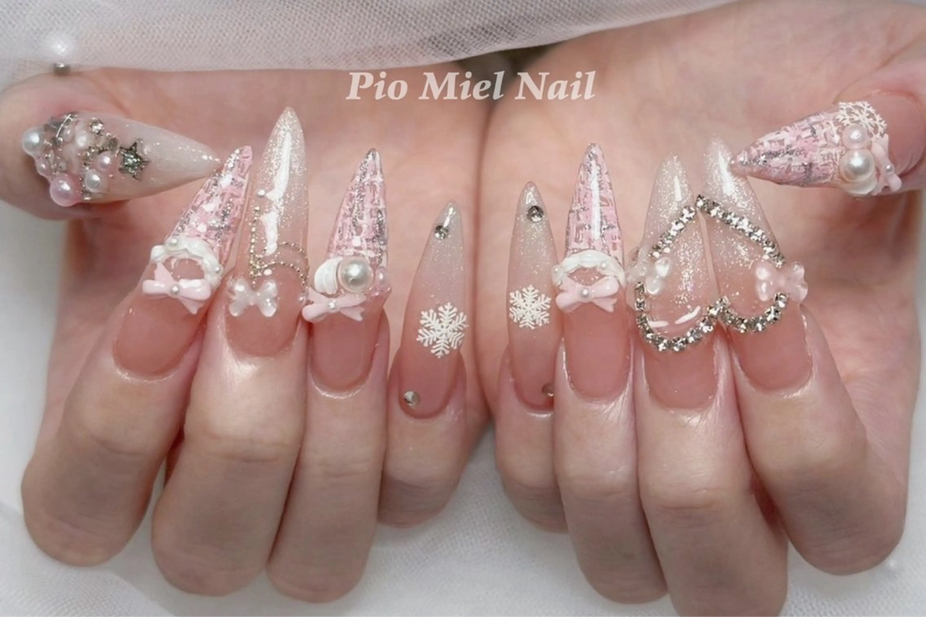 ネイル クリアネイル ガーリー 韓国ネイル ニュアンスネイル ピンク ハンドネイル momo 長さだしのネイルデザイン