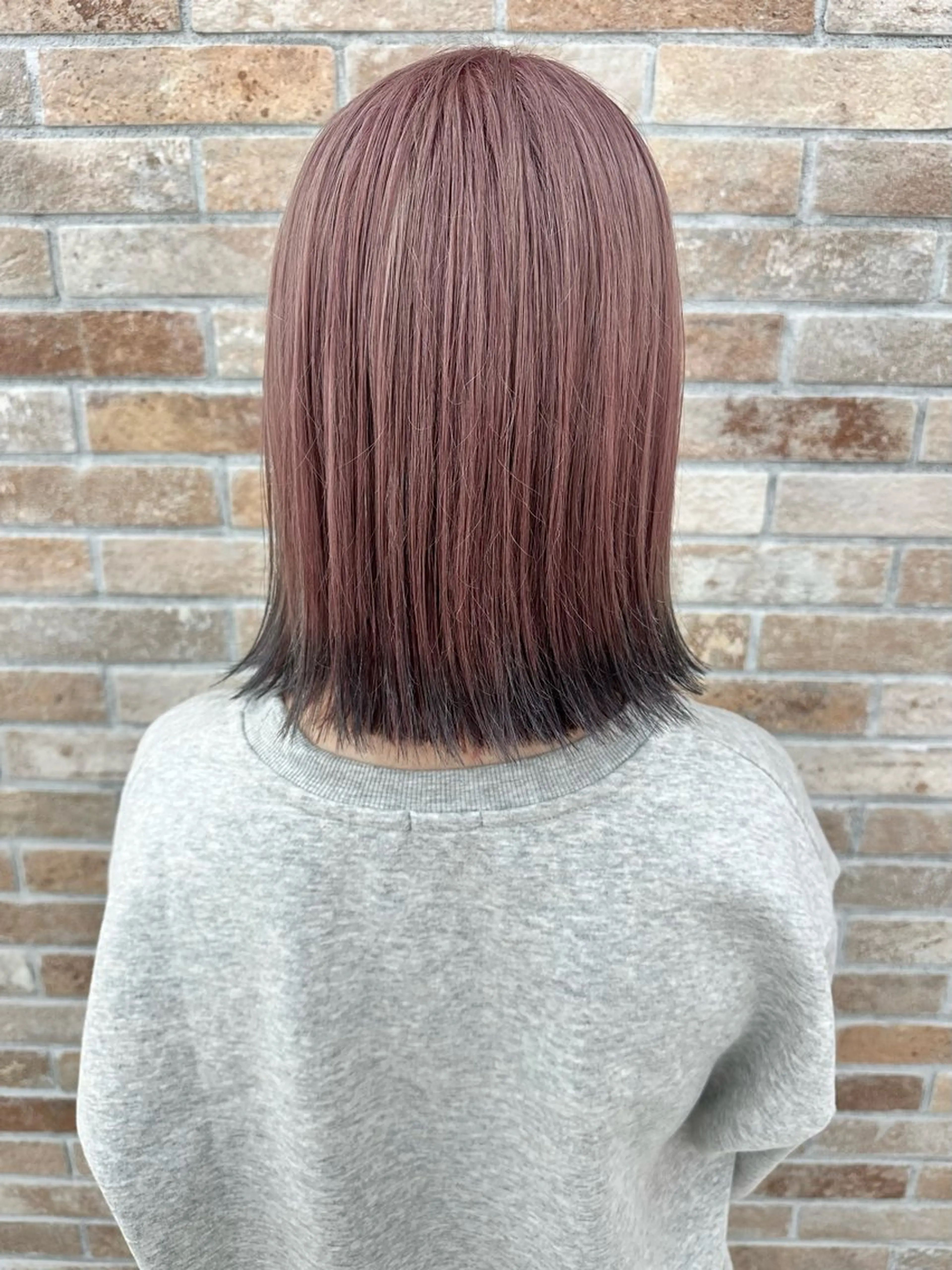 ミディアム カラー 黒髪 ブリーチ ピンクカラー 齋藤 らいのヘアスタイル