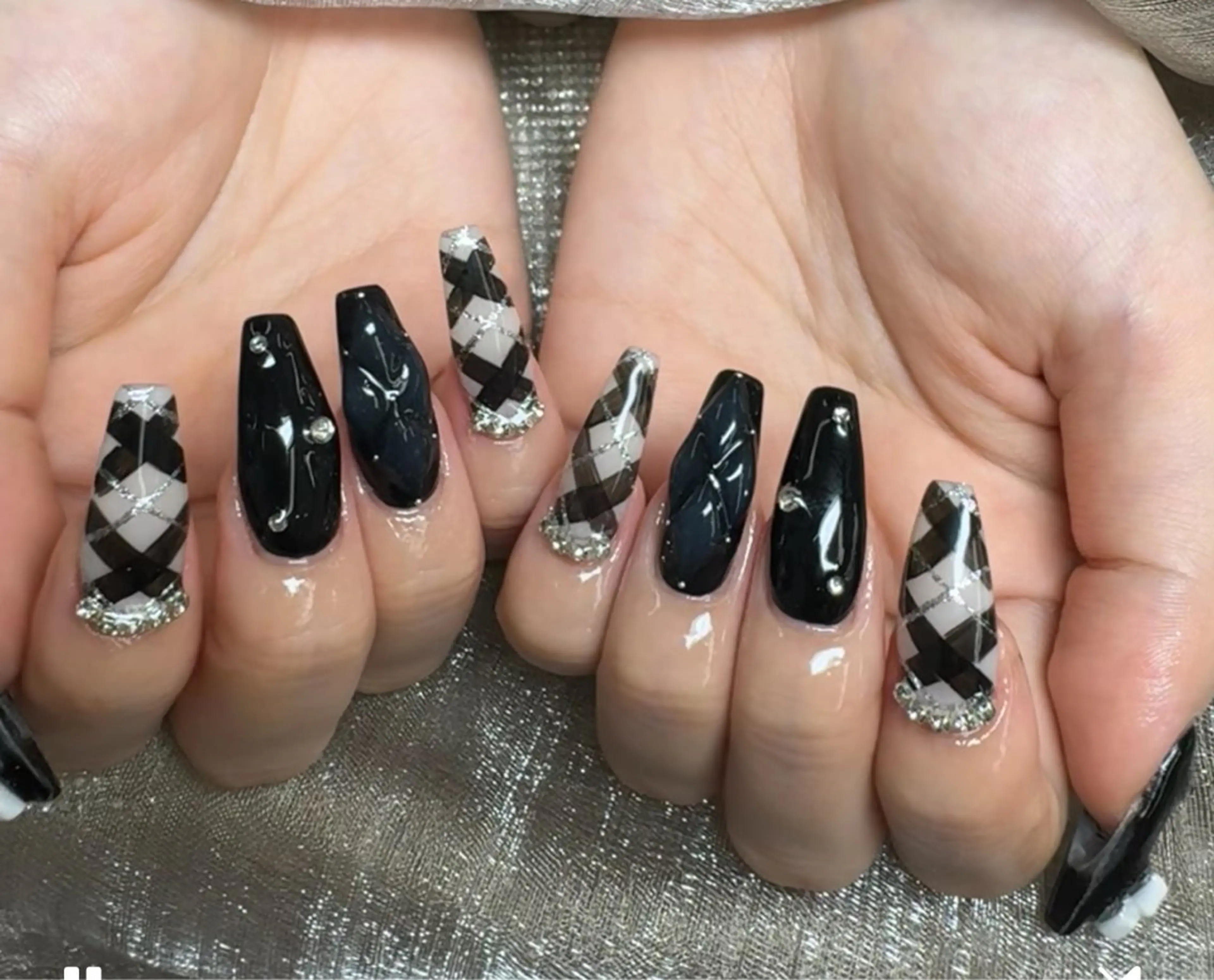 ネイル オーロラネイル フレンチネイル グラデーション 氷ネイル・うるうるネイル キラキラネイル ハンドネイル H.baby Nail Salonのネイルデザイン