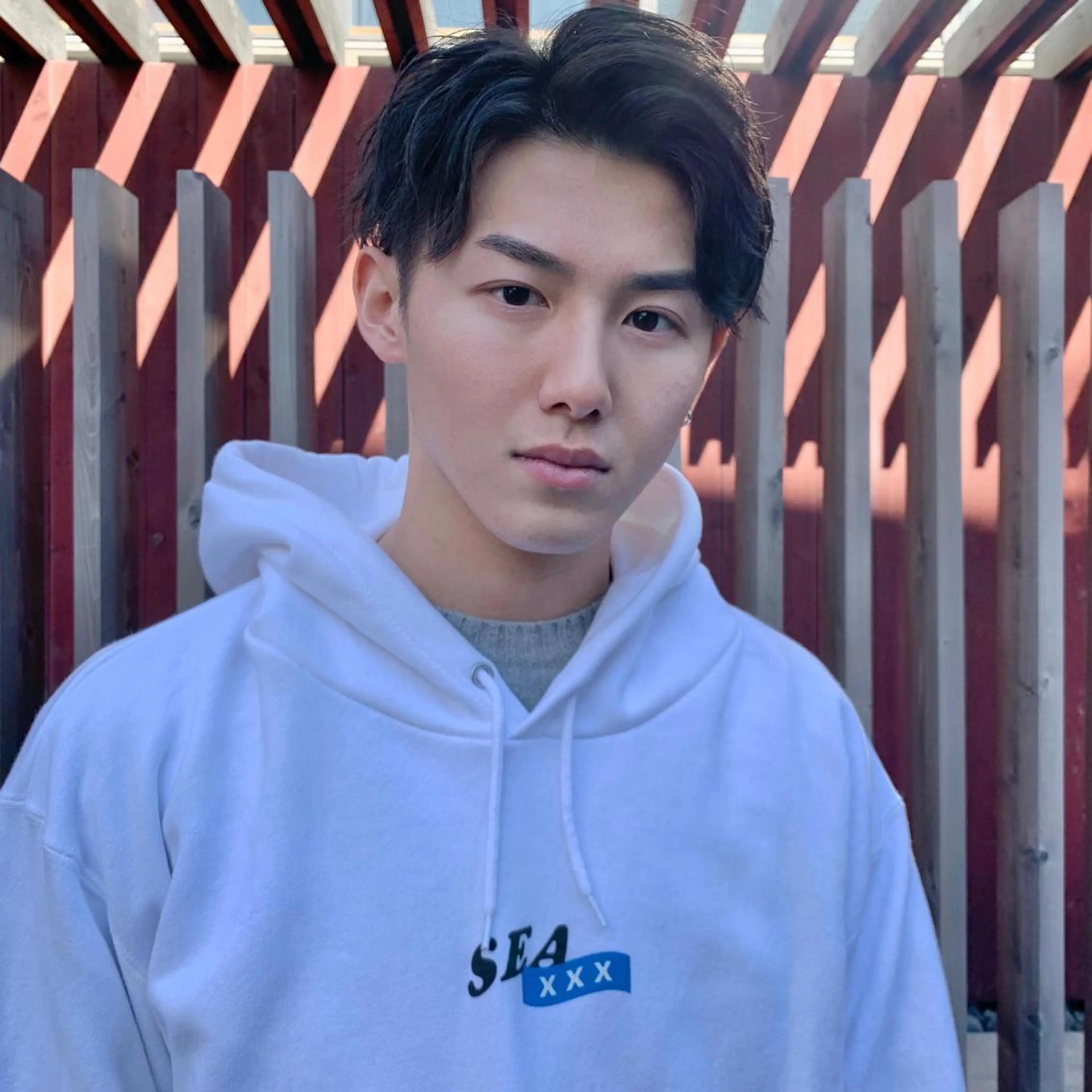 パーマ メンズ メンズハイトーン カルマパーマ メンズ韓国風 マッシュウルフ マッシュ マンツーマン×半個室 まちだきょうすけのヘアスタイル