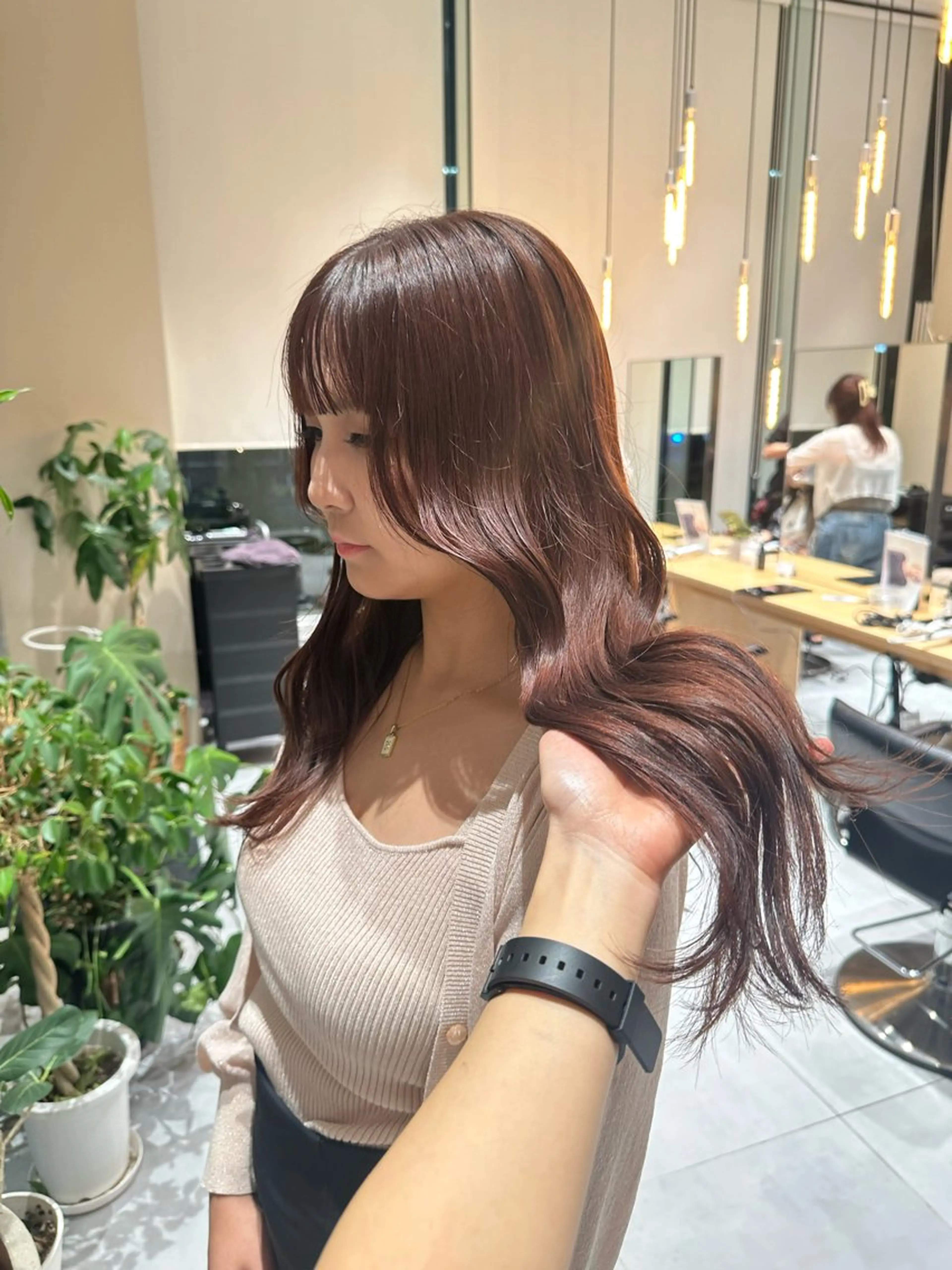 セミロング カラー カット ヘアカラー トリートメント ヘッドスパ ヘアセット ミオ💎透ける暗髪 ショートカットのヘアスタイル