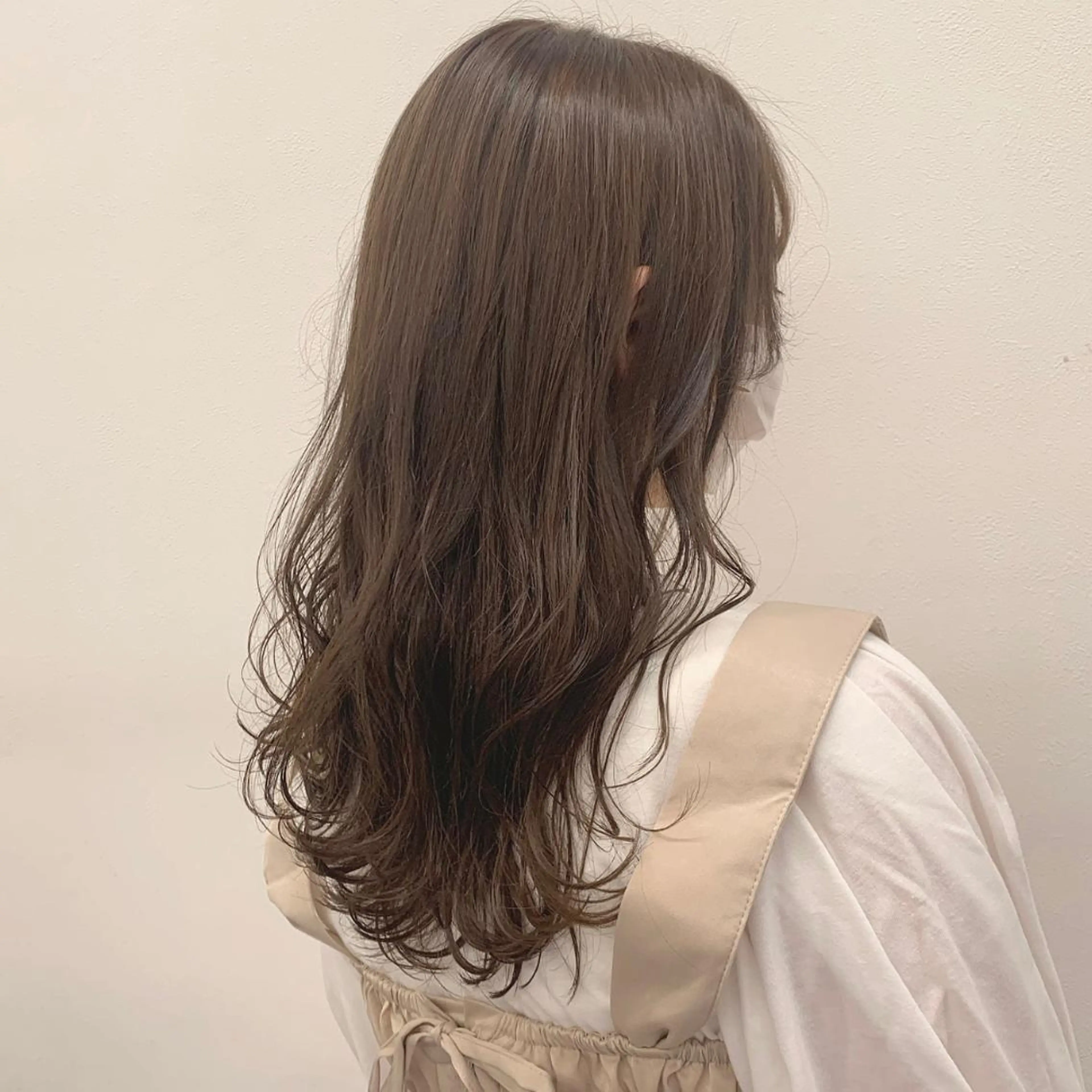 セミロング カラー ヘアアレンジ ベージュカラー ブリーチ モカベージュ ブリーチなしカラー 美髪矯正/透明感カラ ー🫧YUUKI🫧のヘアスタイル