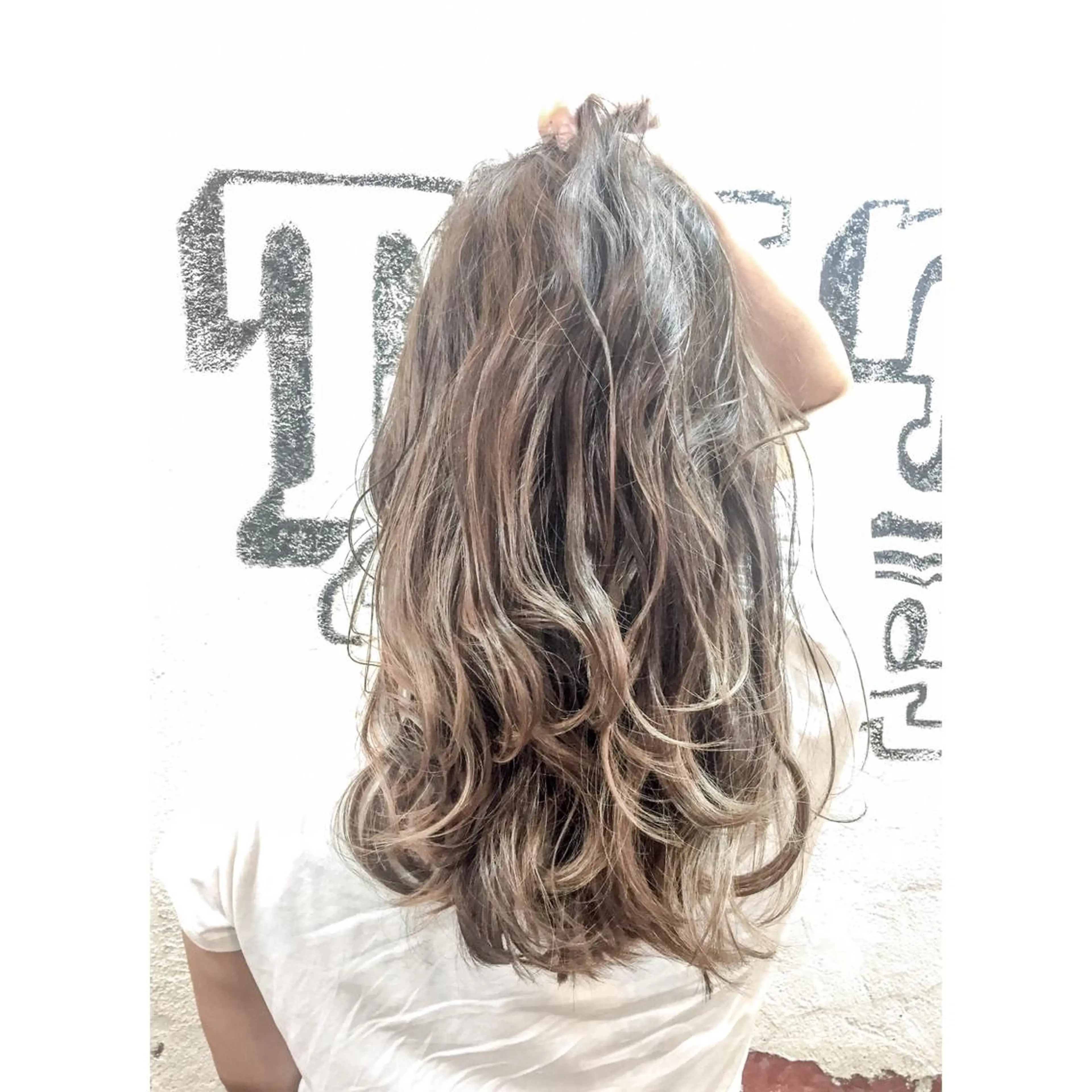 セミロング EIGHT plum TOKIOリミテッドのヘアスタイル